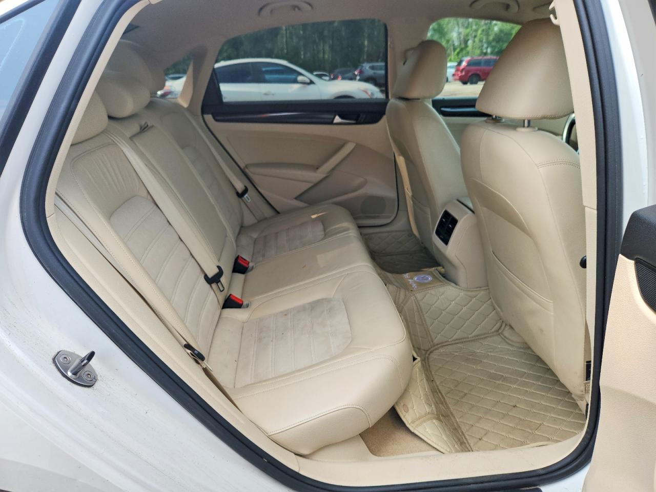 2014 Volkswagen Passat Sel Белый vin: 1VWCS7A31EC082011