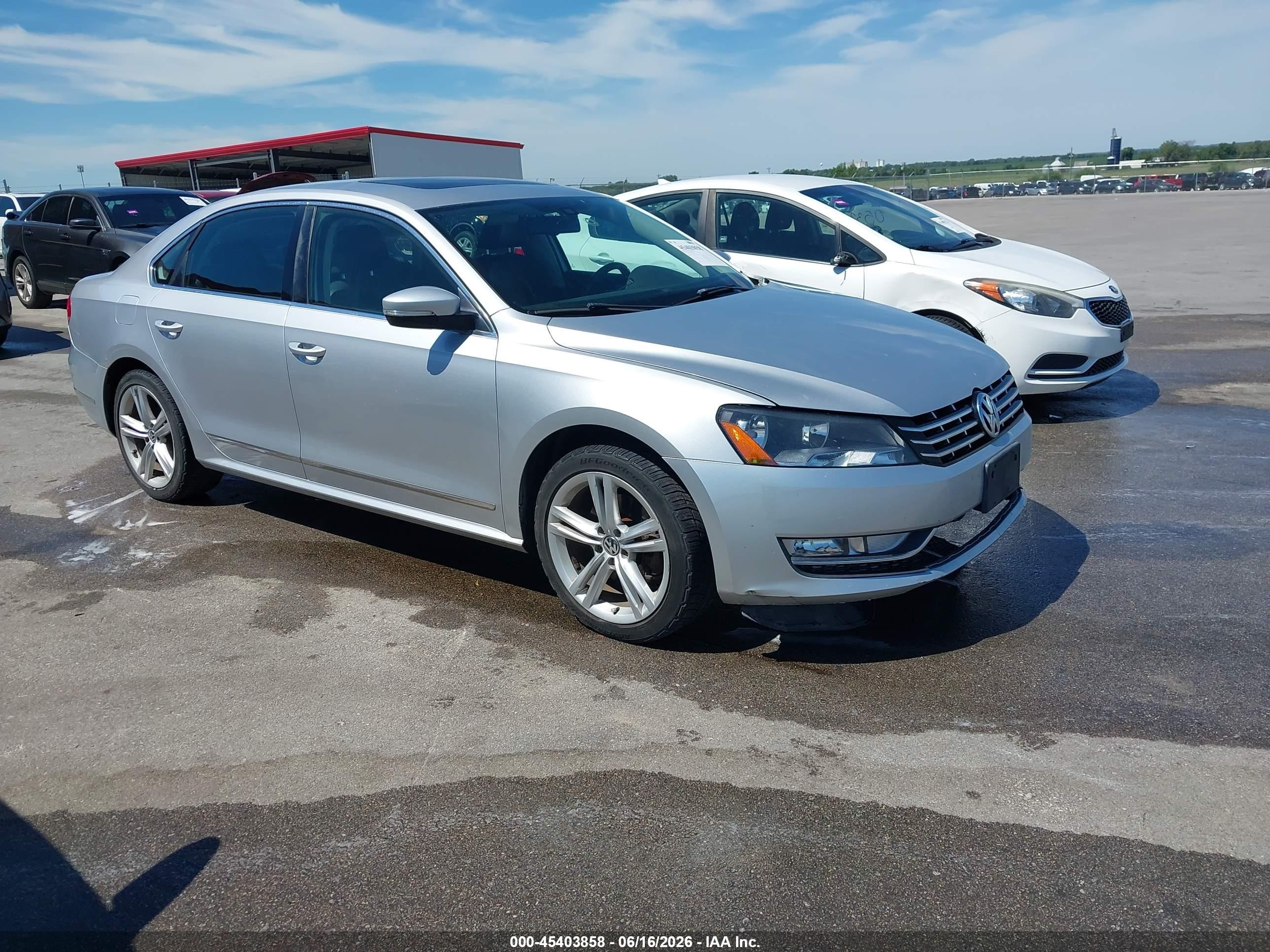 2014 Volkswagen Passat 1.8t Sel Premium Silver vin: 1VWCS7A34EC077448