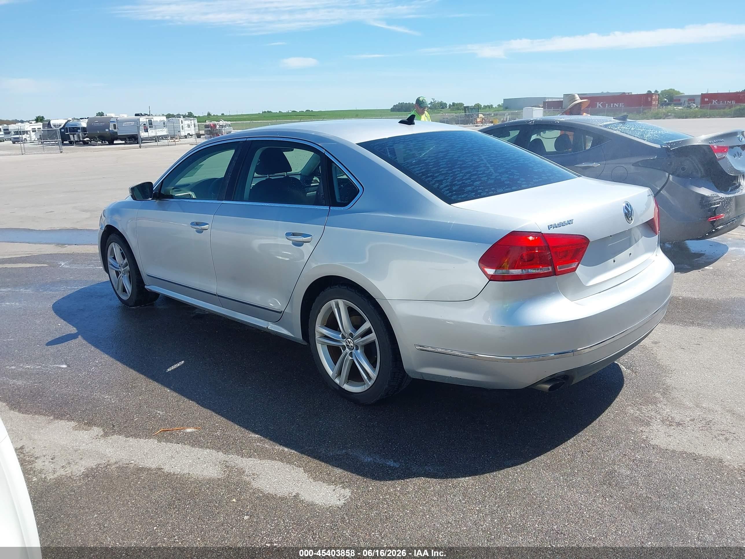 2014 Volkswagen Passat 1.8t Sel Premium Silver vin: 1VWCS7A34EC077448