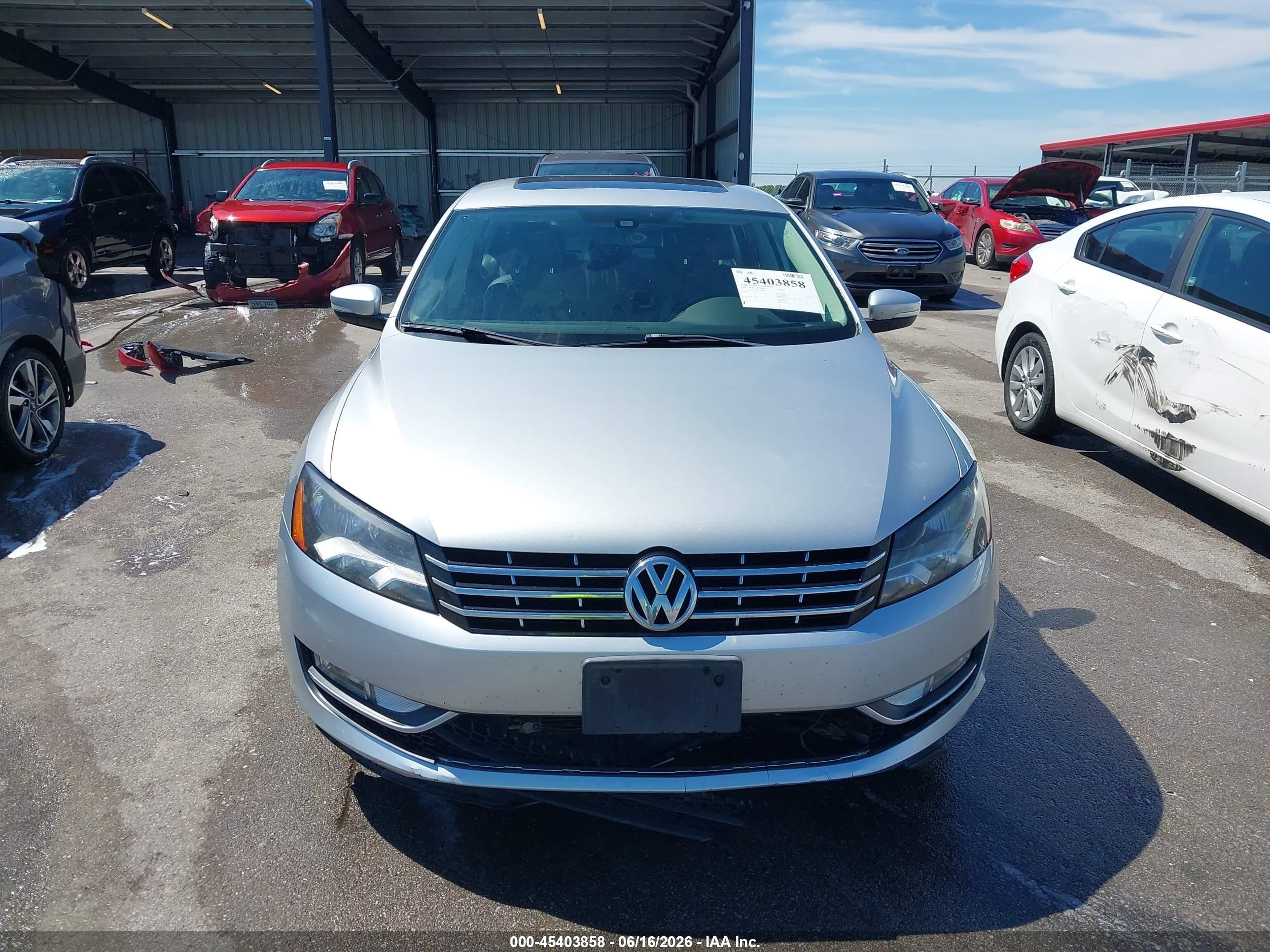 2014 Volkswagen Passat 1.8t Sel Premium Silver vin: 1VWCS7A34EC077448