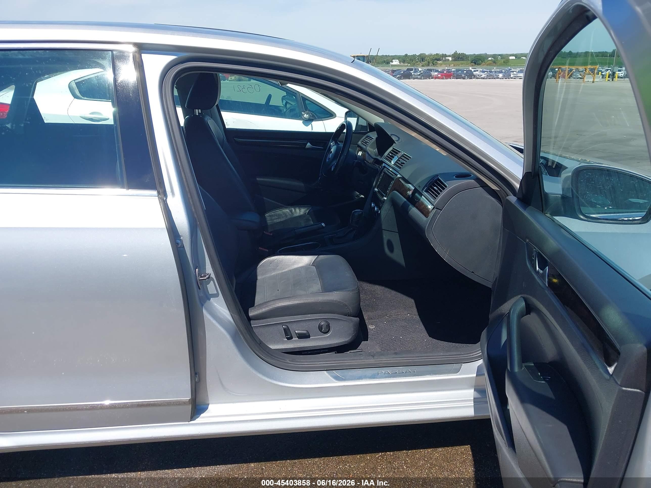 2014 Volkswagen Passat 1.8t Sel Premium Silver vin: 1VWCS7A34EC077448