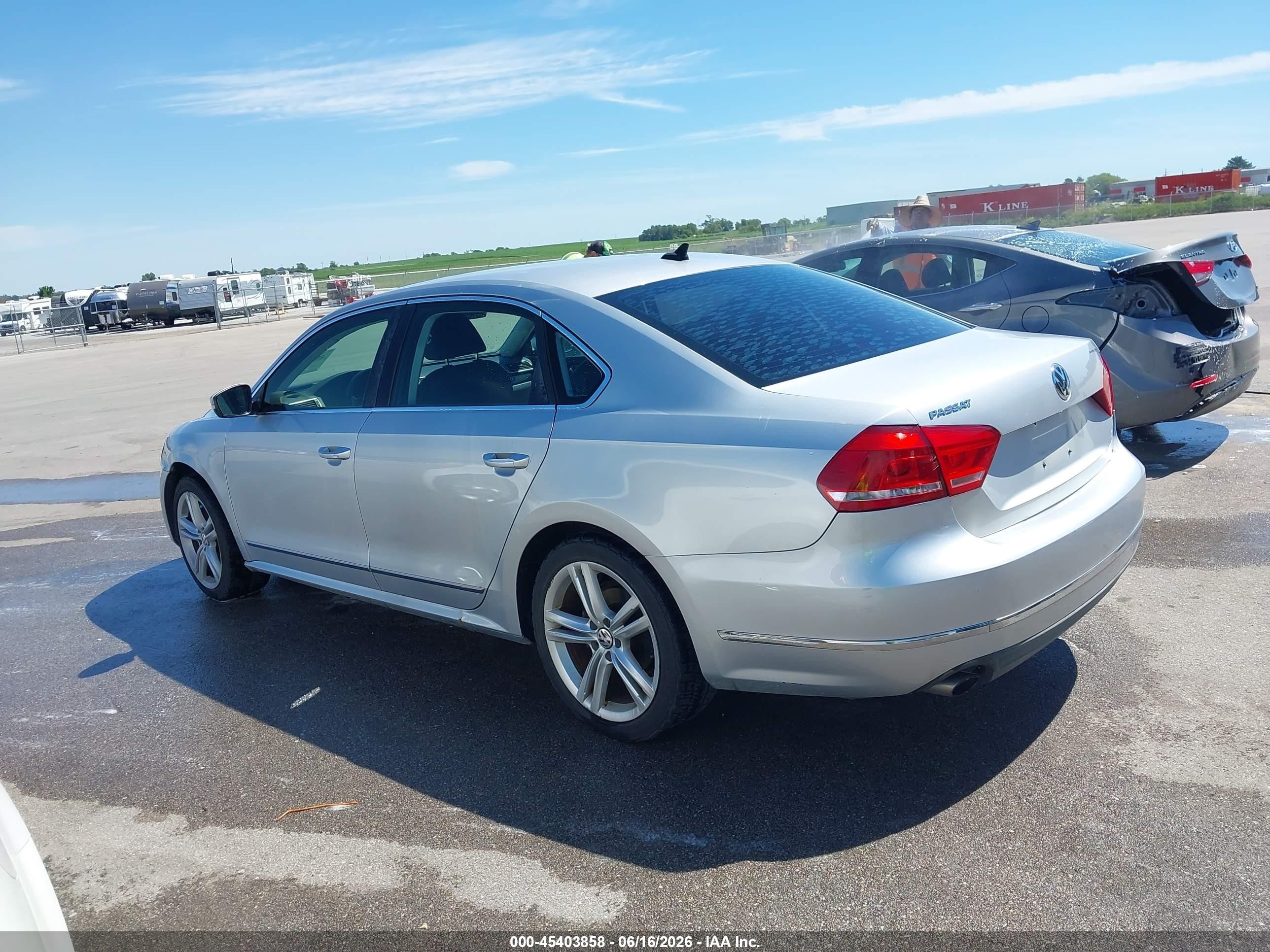 2014 Volkswagen Passat 1.8t Sel Premium Silver vin: 1VWCS7A34EC077448