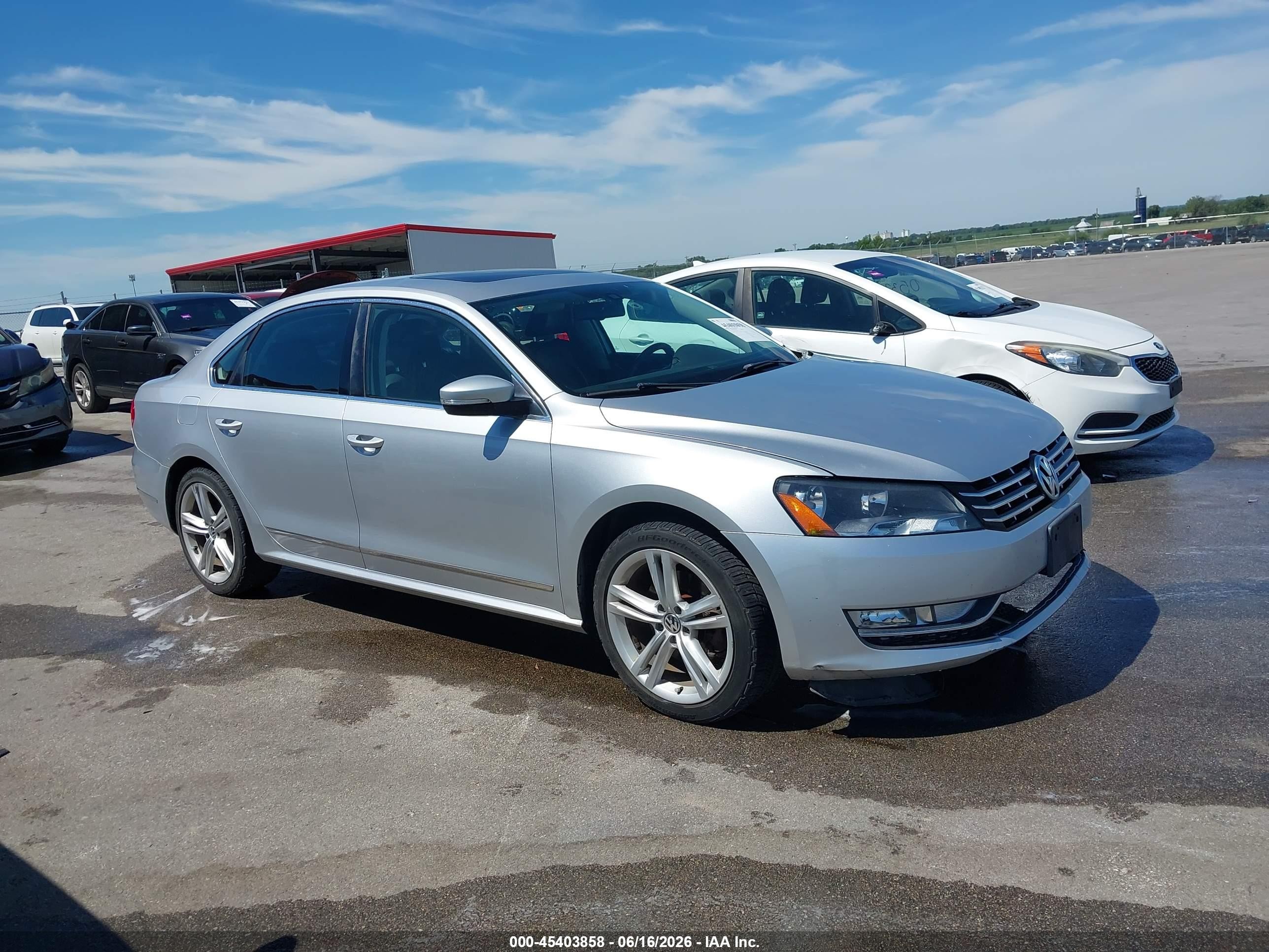 2014 Volkswagen Passat 1.8t Sel Premium Silver vin: 1VWCS7A34EC077448