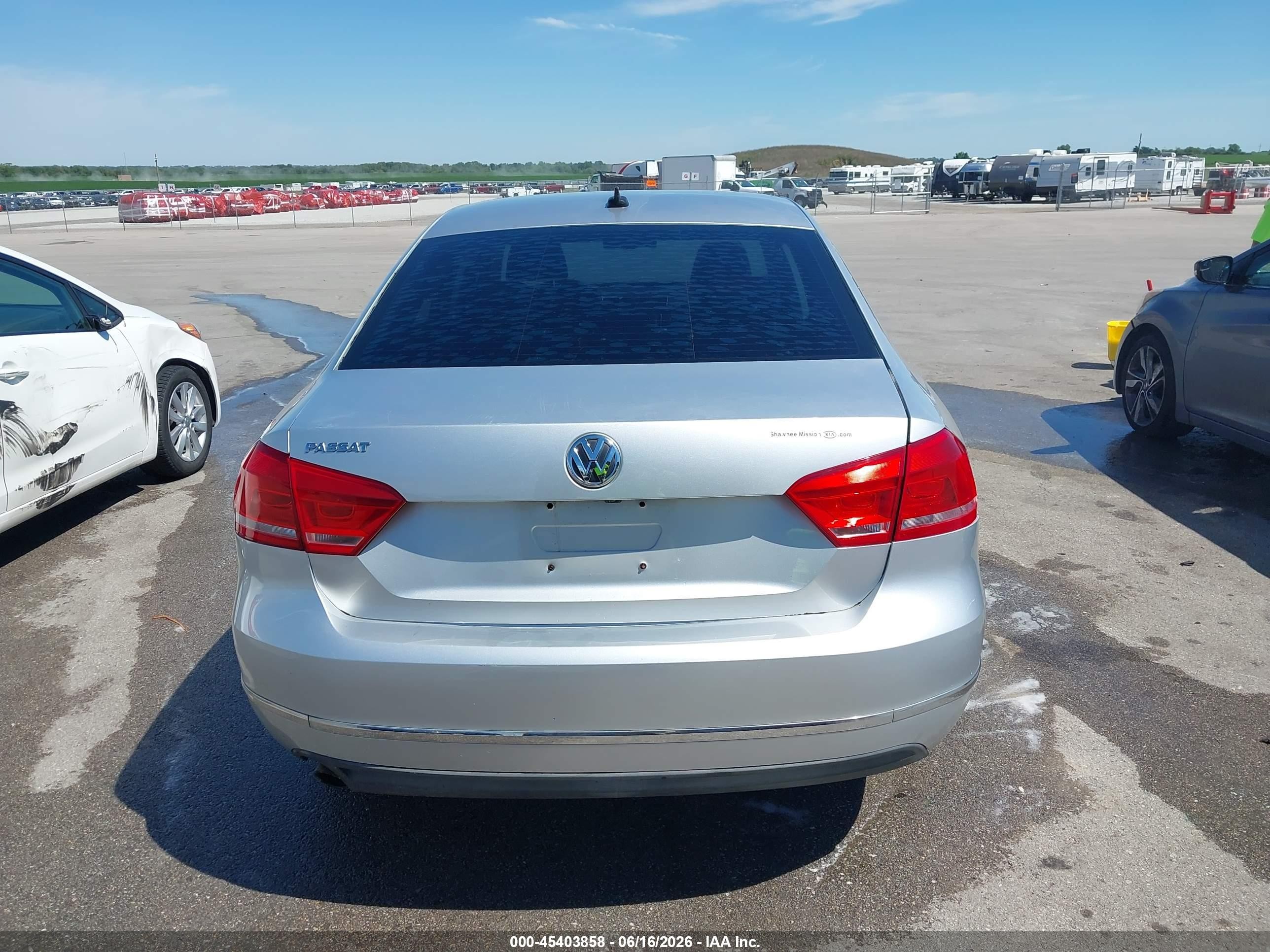 2014 Volkswagen Passat 1.8t Sel Premium Silver vin: 1VWCS7A34EC077448