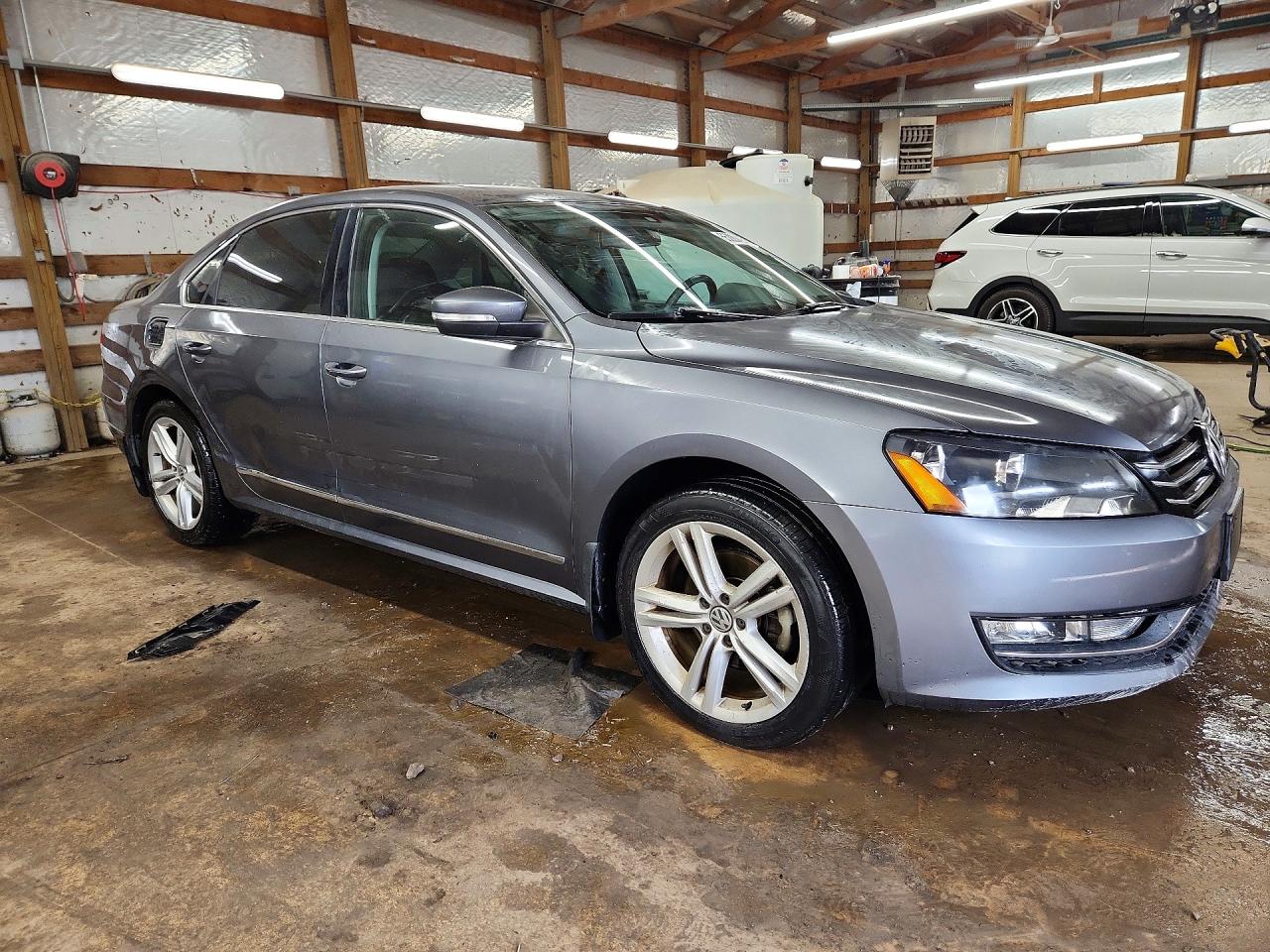 2014 Volkswagen Passat Sel Серый vin: 1VWCS7A34EC090765