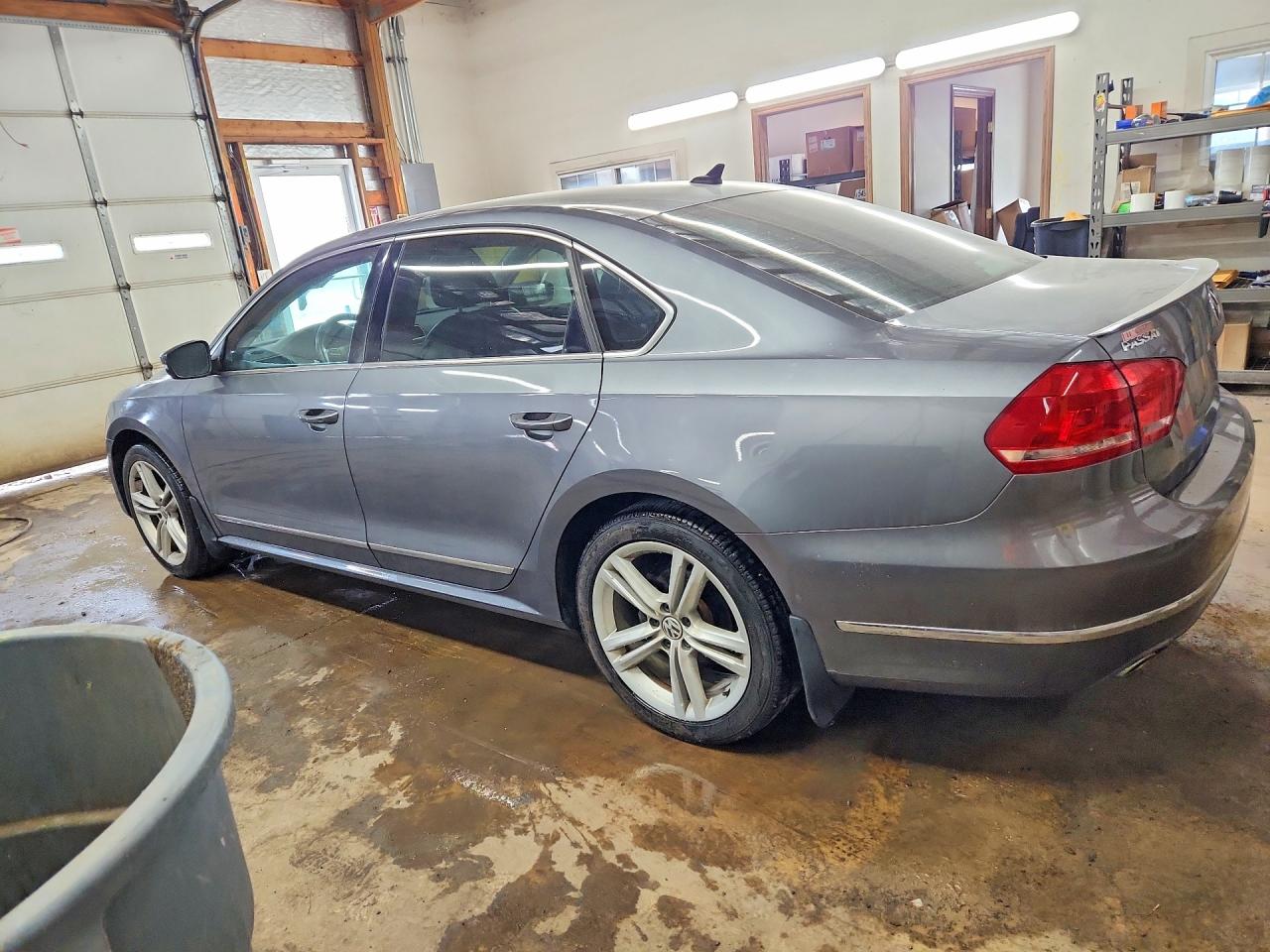 2014 Volkswagen Passat Sel Серый vin: 1VWCS7A34EC090765