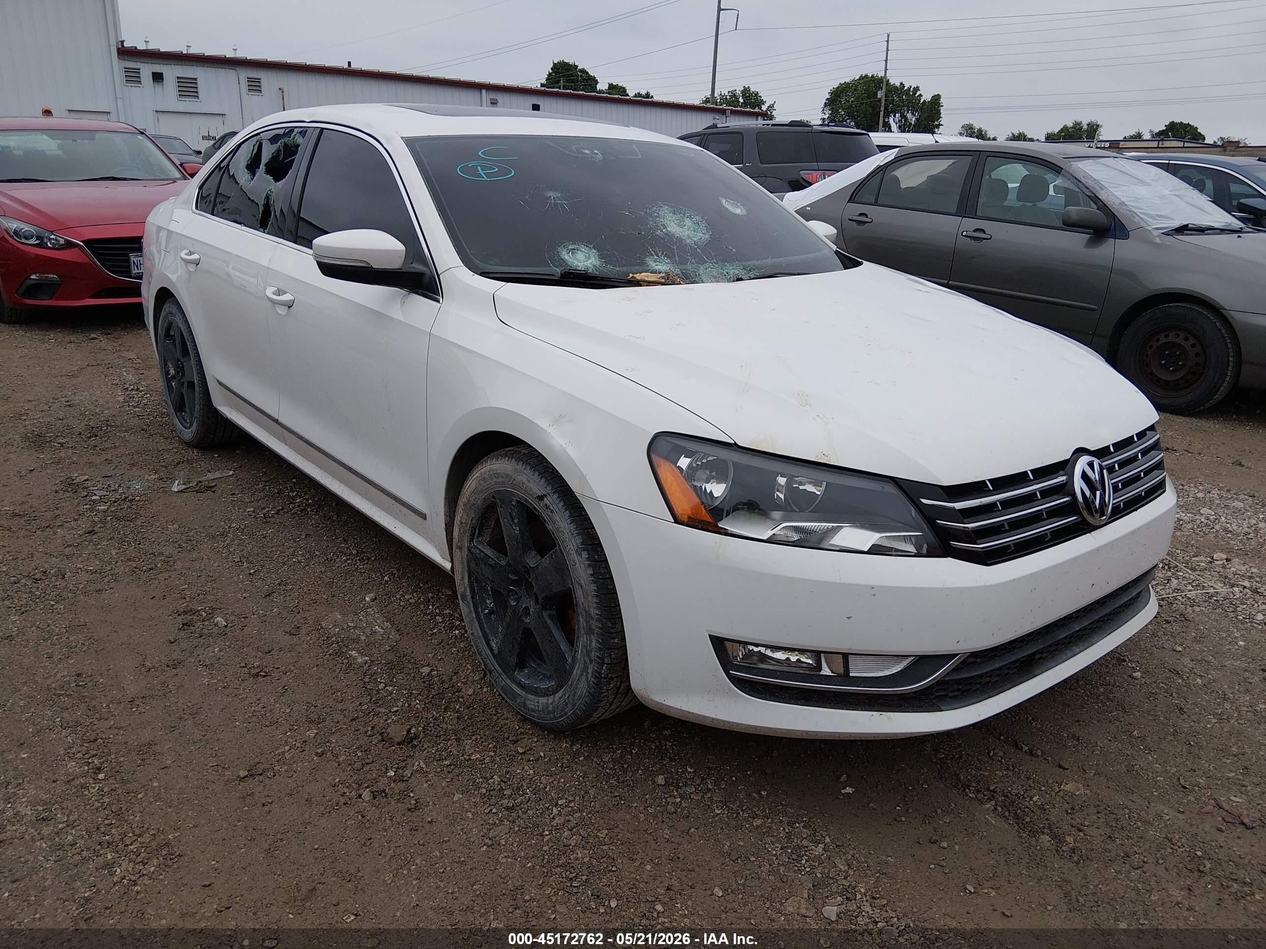 2015 Volkswagen Passat 1.8t Sel Premium White vin: 1VWCS7A34FC047917