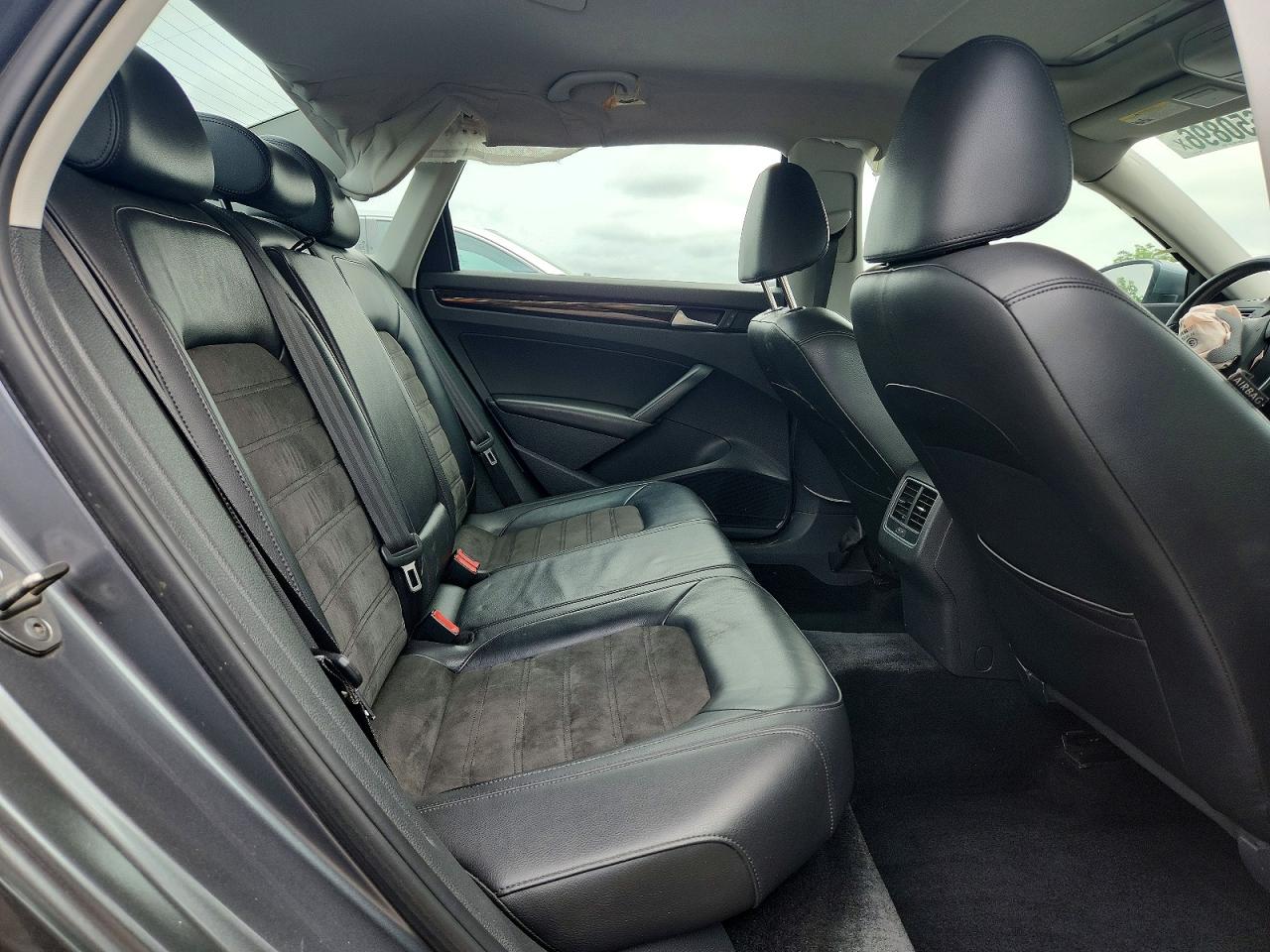 2015 Volkswagen Passat Sel Gray vin: 1VWCS7A34FC116671