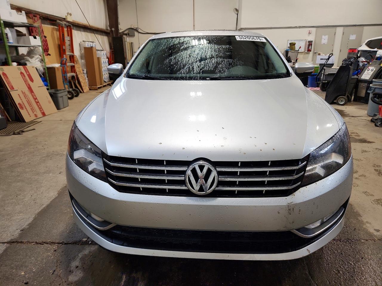 2014 Volkswagen Passat Sel Silver vin: 1VWCS7A39EC104756