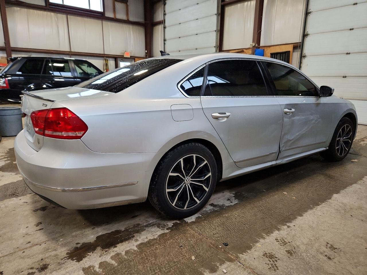 2014 Volkswagen Passat Sel Silver vin: 1VWCS7A39EC104756
