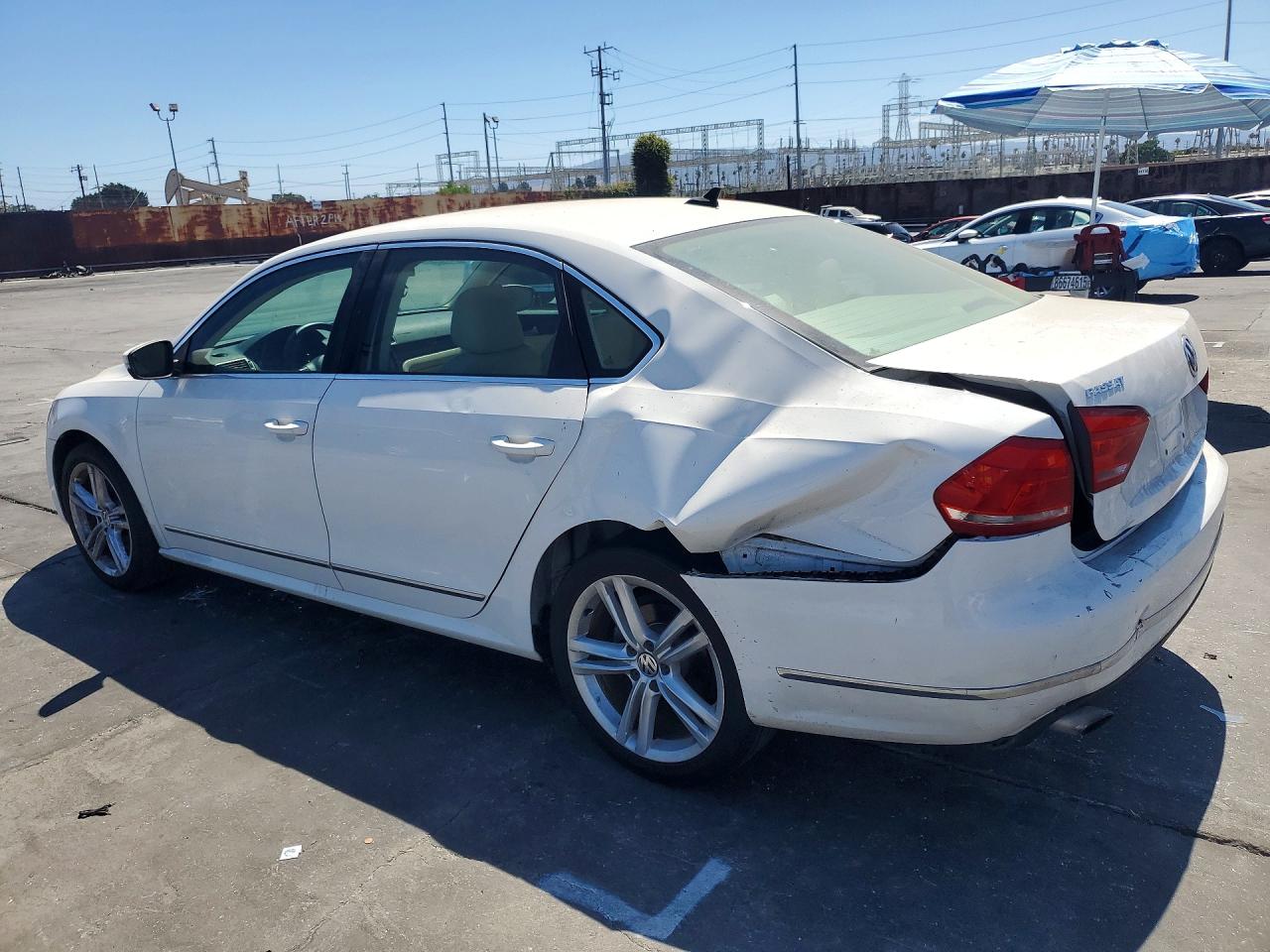 2015 Volkswagen Passat Sel White vin: 1VWCS7A39FC080007