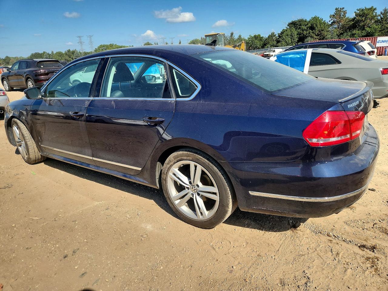 2015 Volkswagen Passat Sel Blue vin: 1VWCS7A3XFC052474