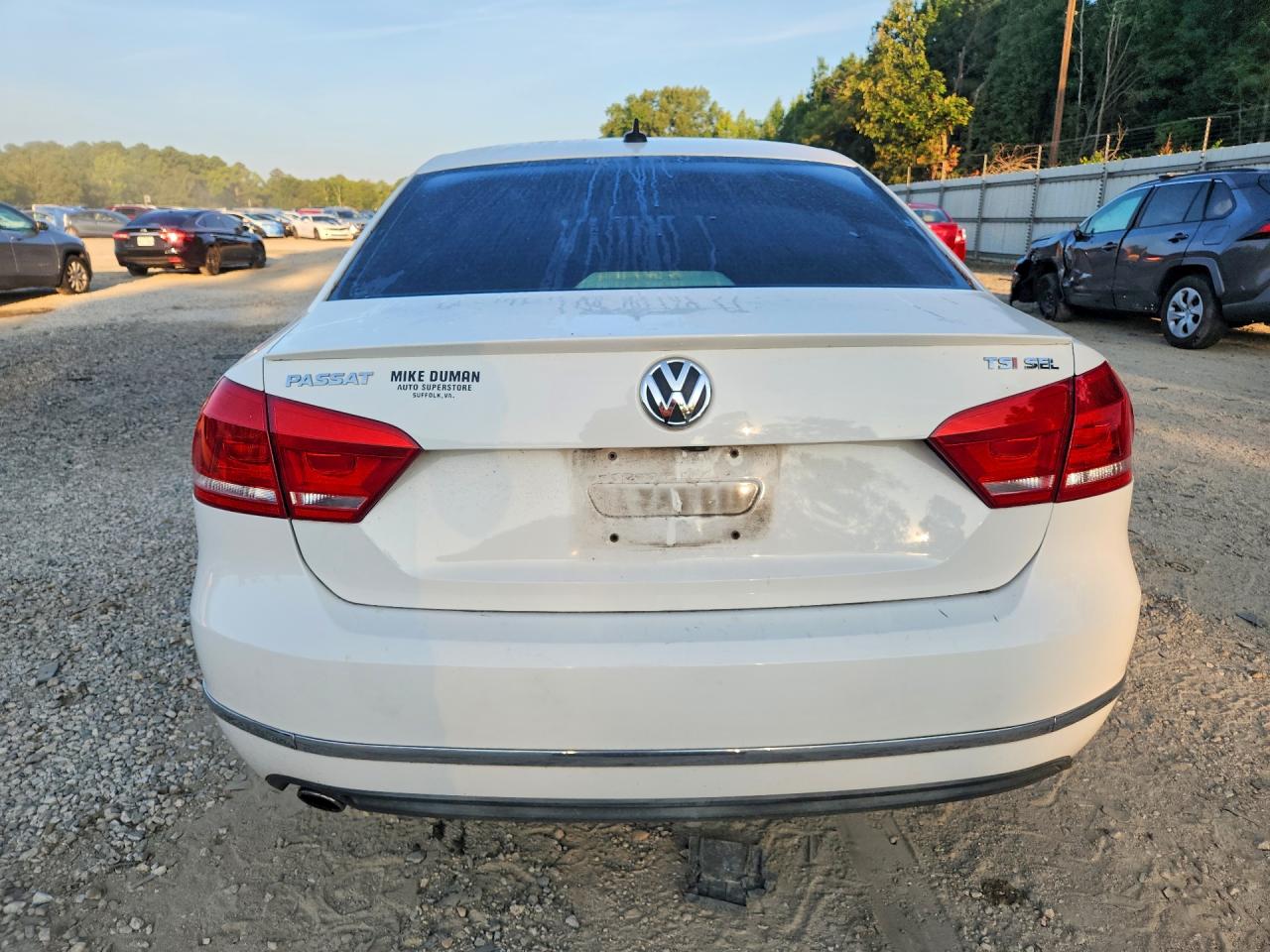 2014 Volkswagen Passat Sel White vin: 1VWCT7A30EC043326