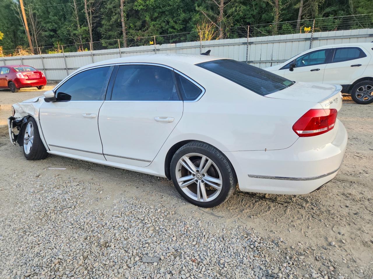 2014 Volkswagen Passat Sel White vin: 1VWCT7A30EC043326