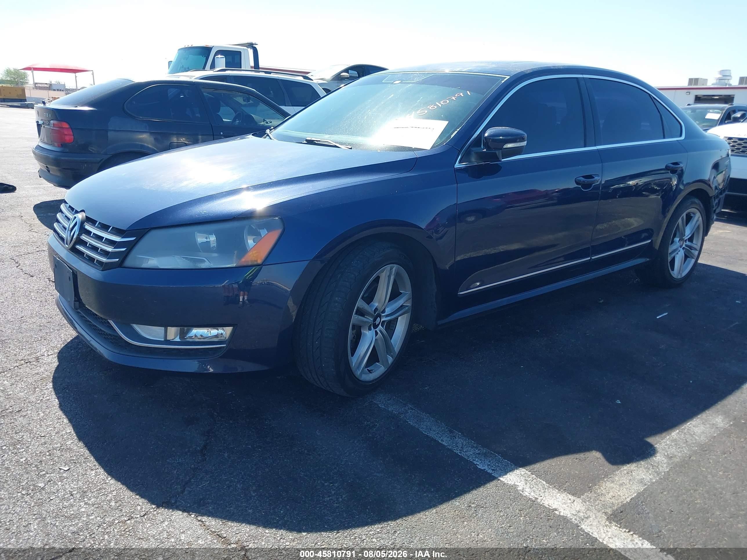 2014 Volkswagen Passat 1.8t Sel Premium Dark Blue vin: 1VWCT7A31EC033548