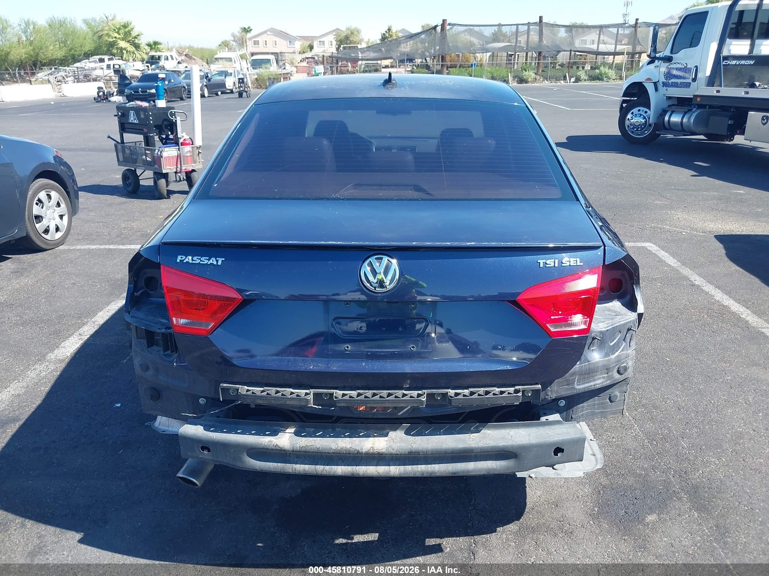 2014 Volkswagen Passat 1.8t Sel Premium Dark Blue vin: 1VWCT7A31EC033548