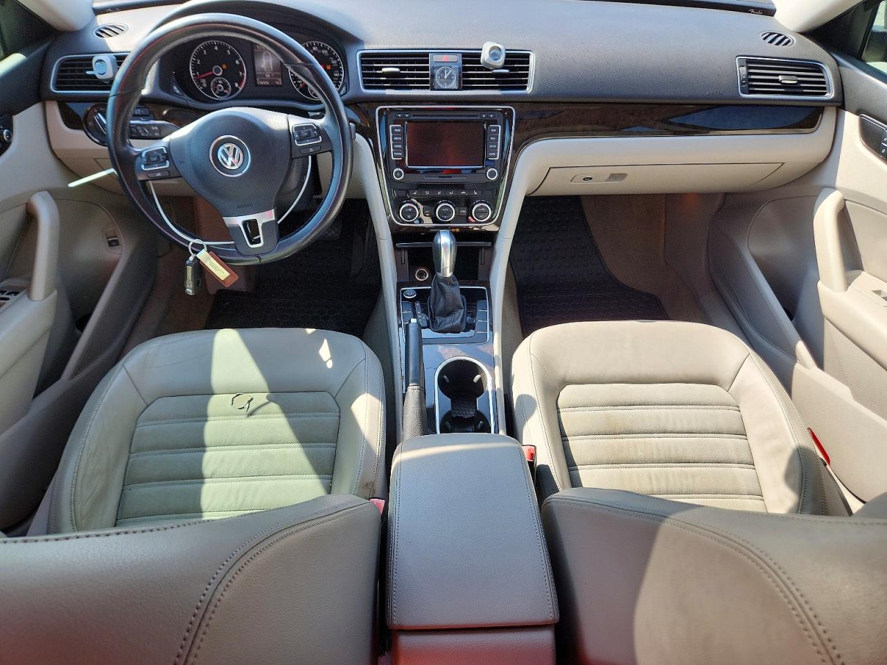 2014 Volkswagen Passat Sel Gray vin: 1VWCT7A31EC068283