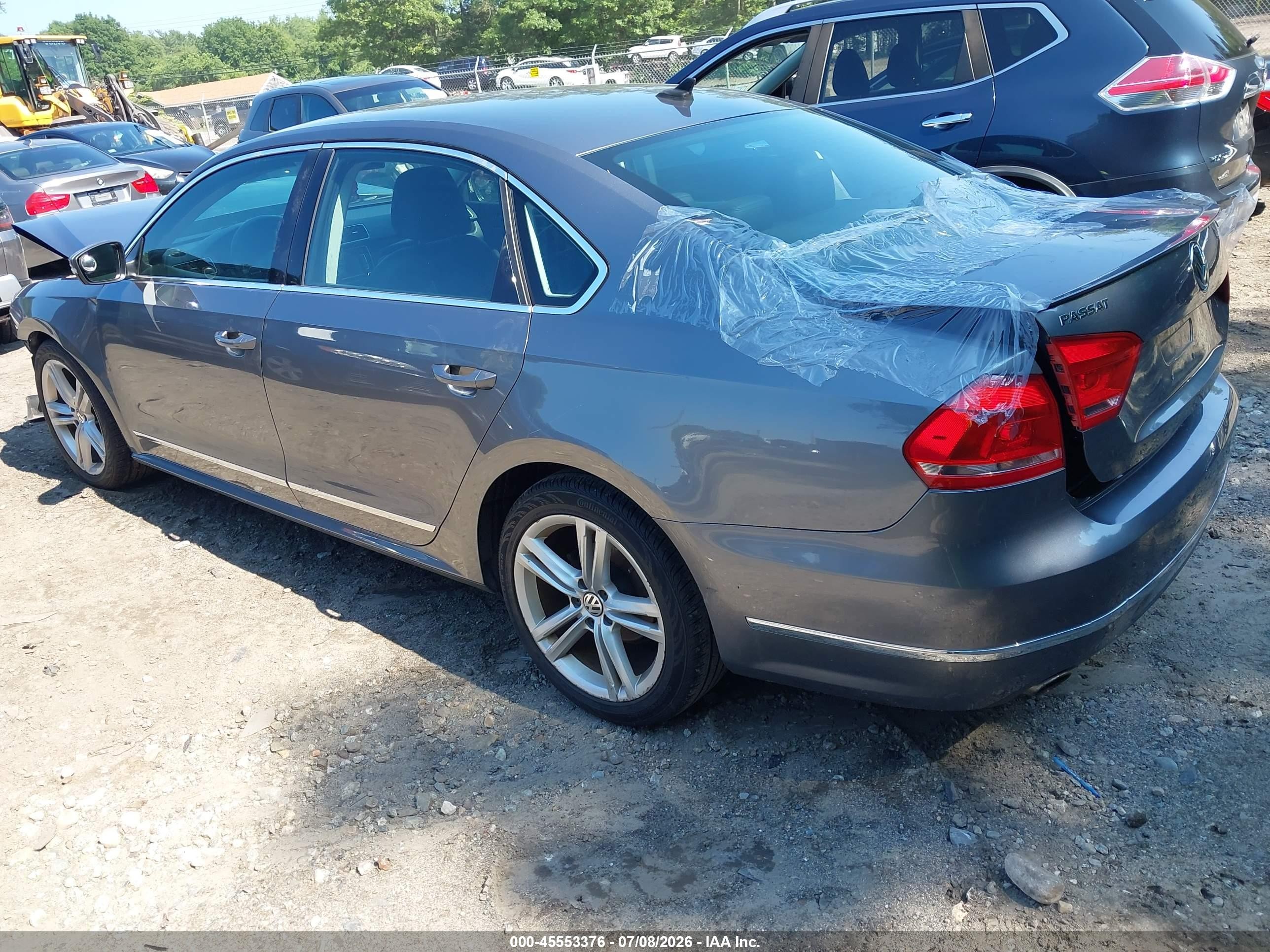 2015 Volkswagen Passat 1.8t Sel Premium Gray vin: 1VWCT7A31FC041375