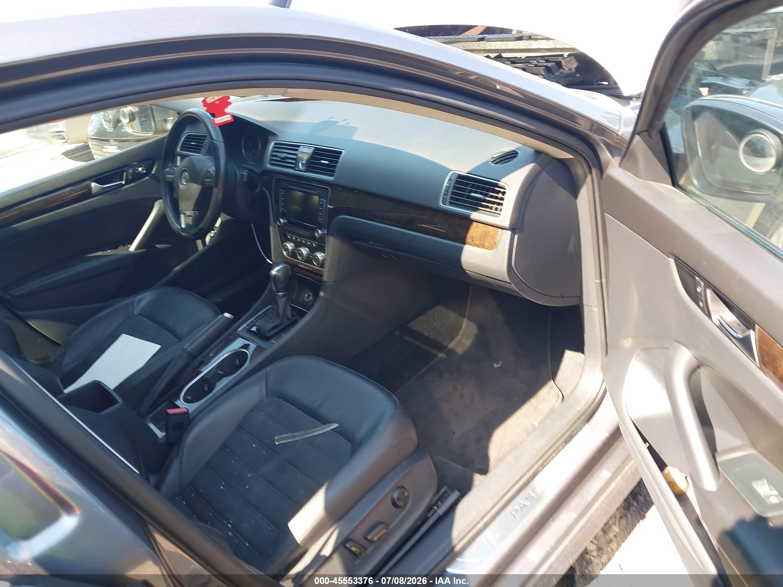 2015 Volkswagen Passat 1.8t Sel Premium Gray vin: 1VWCT7A31FC041375