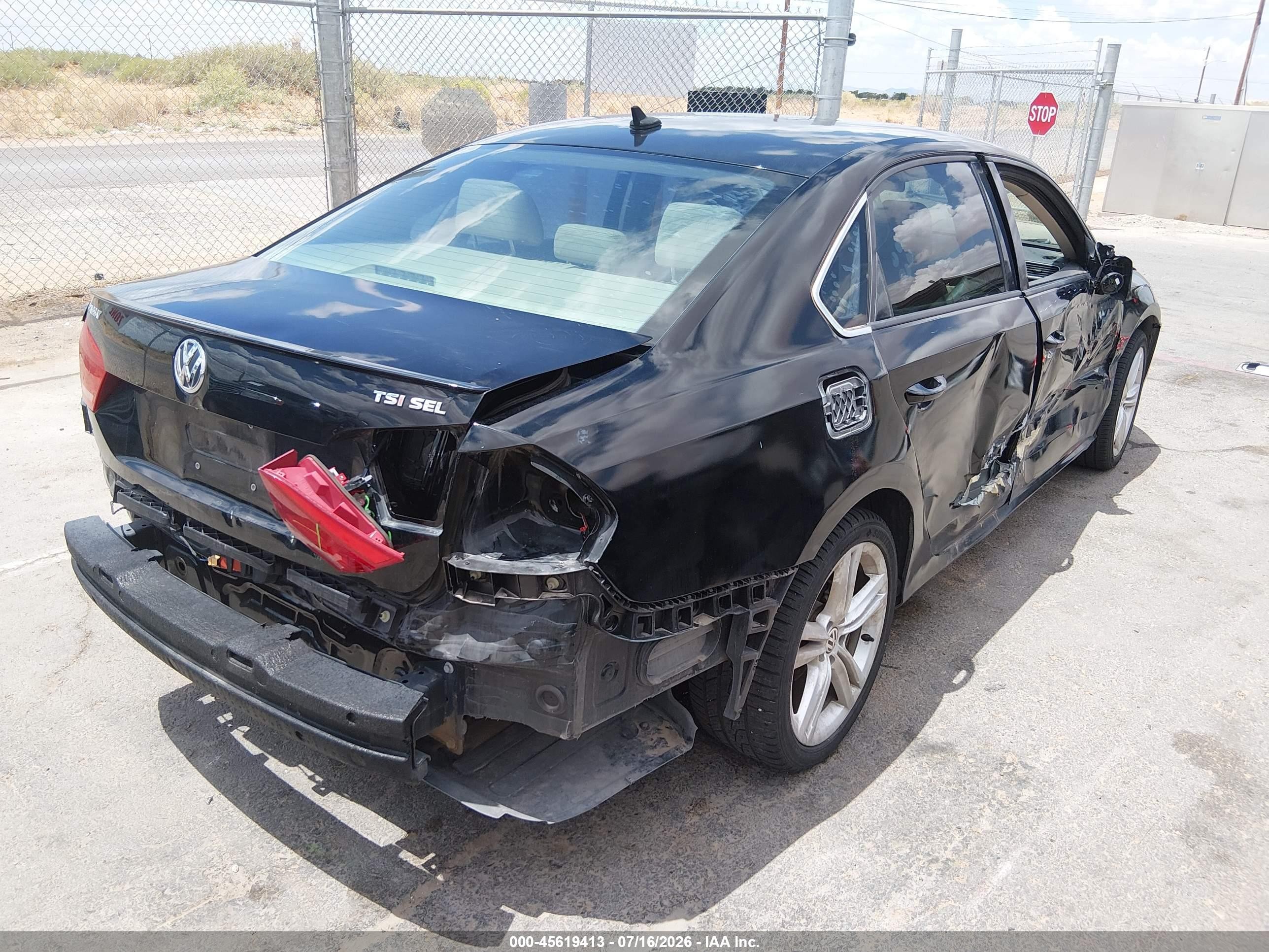 2015 Volkswagen Passat 1.8t Sel Premium Black vin: 1VWCT7A32FC098118