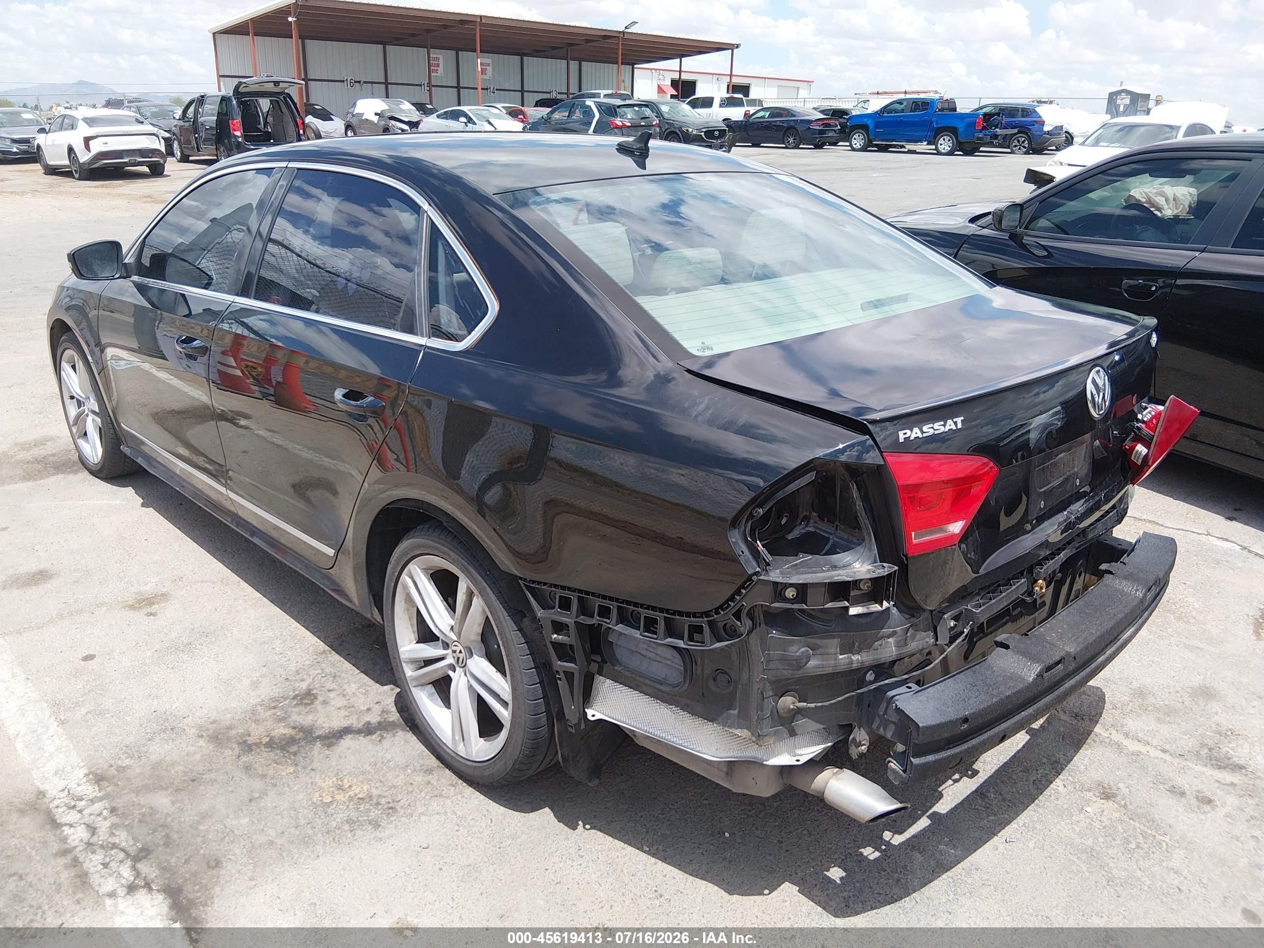 2015 Volkswagen Passat 1.8t Sel Premium Black vin: 1VWCT7A32FC098118