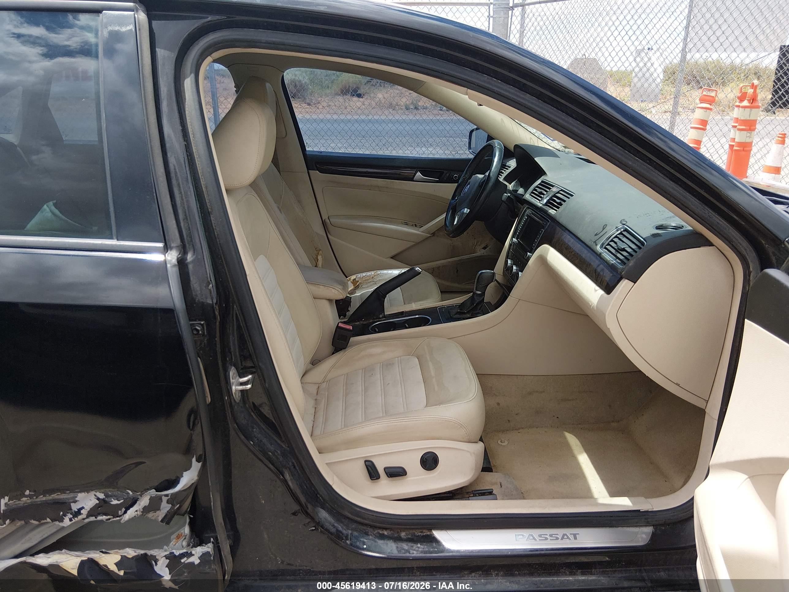 2015 Volkswagen Passat 1.8t Sel Premium Black vin: 1VWCT7A32FC098118