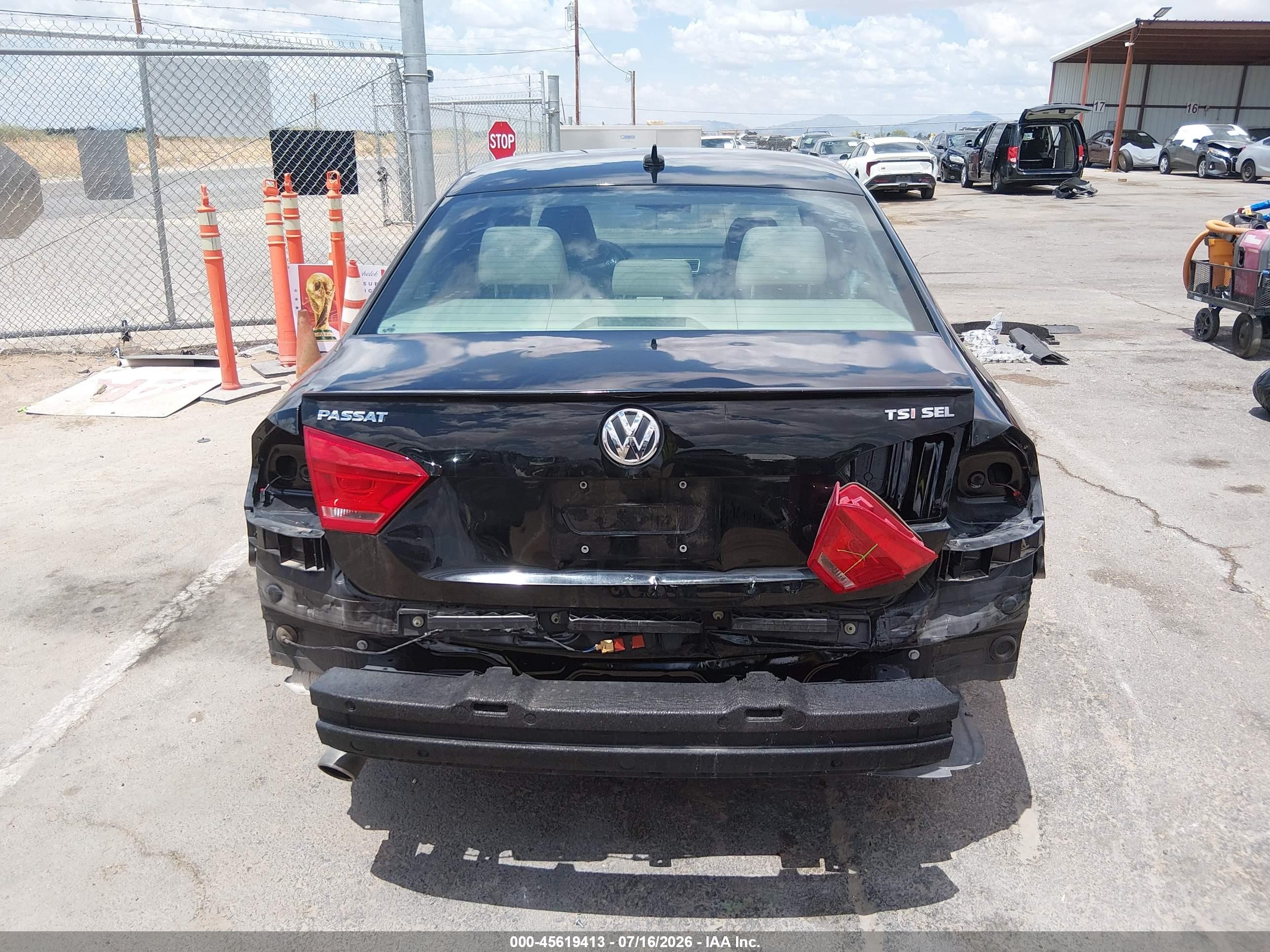 2015 Volkswagen Passat 1.8t Sel Premium Black vin: 1VWCT7A32FC098118