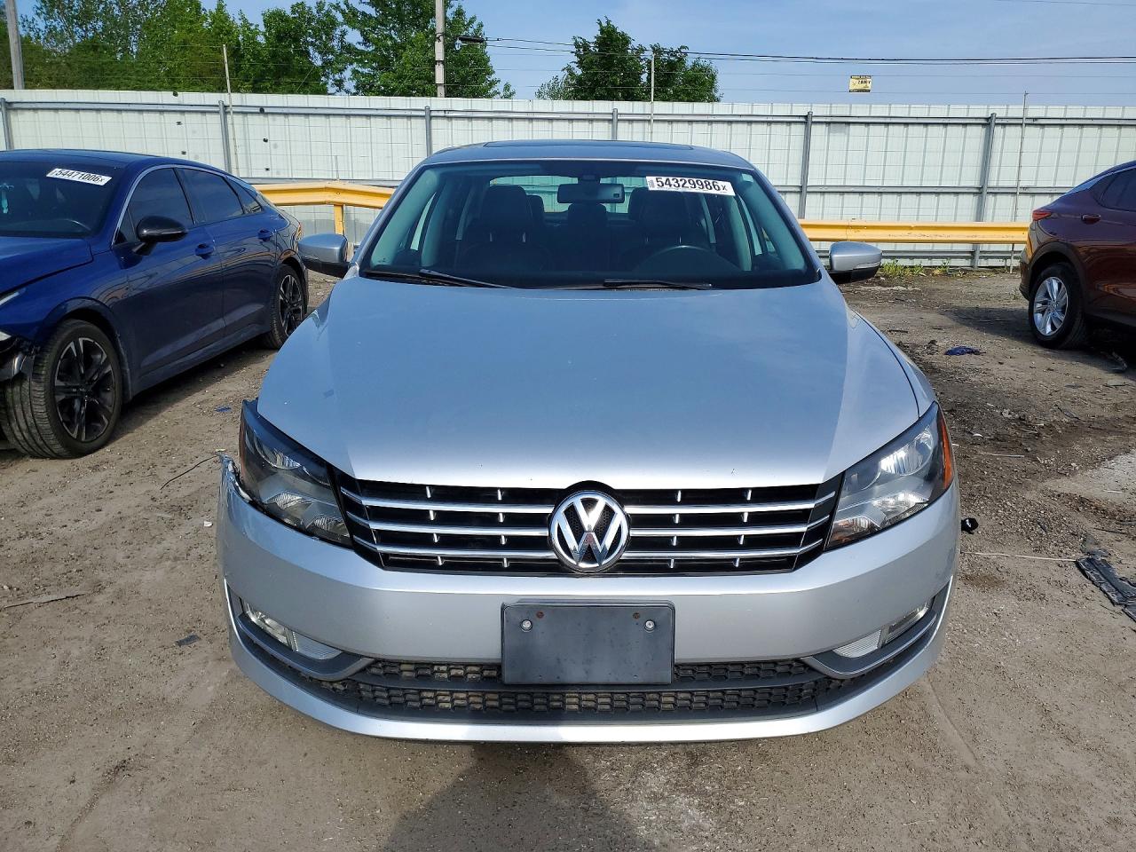 2014 Volkswagen Passat Sel Silver vin: 1VWCT7A33EC043482