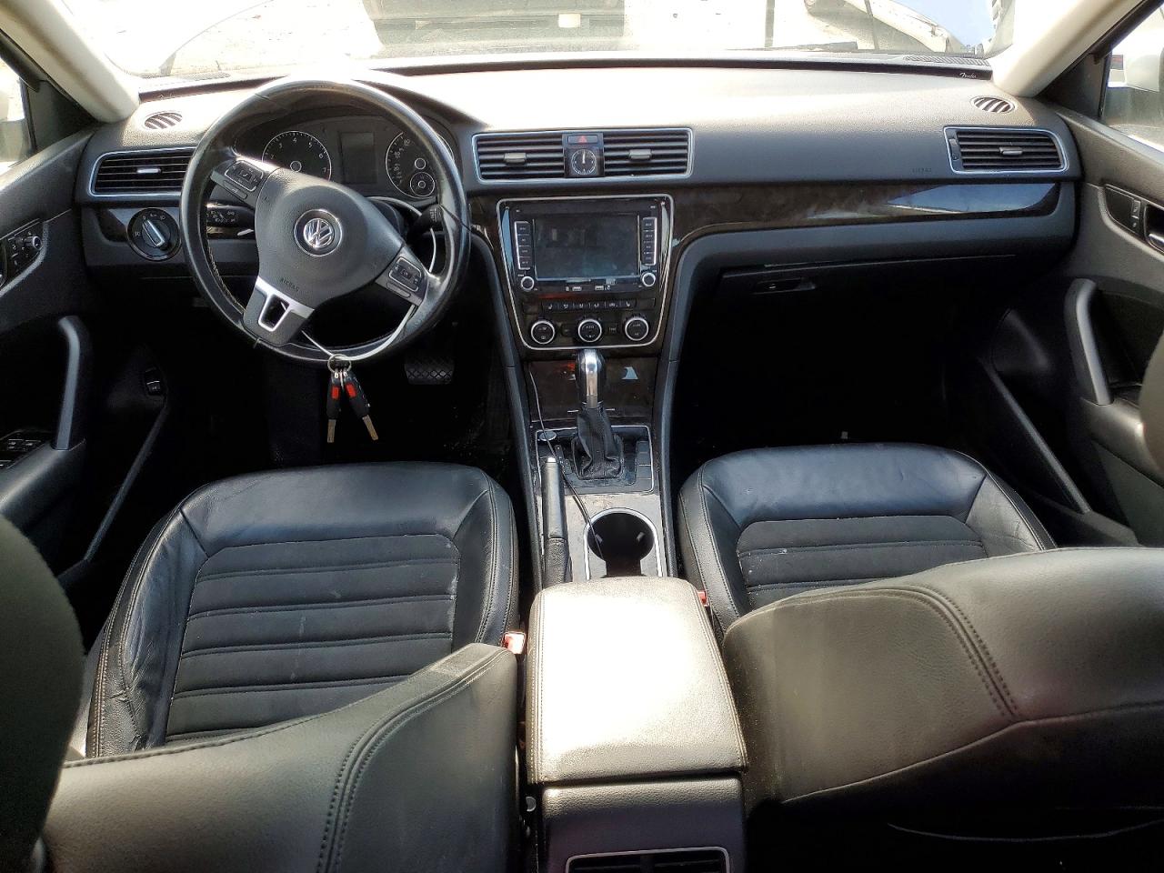 2014 Volkswagen Passat Sel Silver vin: 1VWCT7A33EC043482