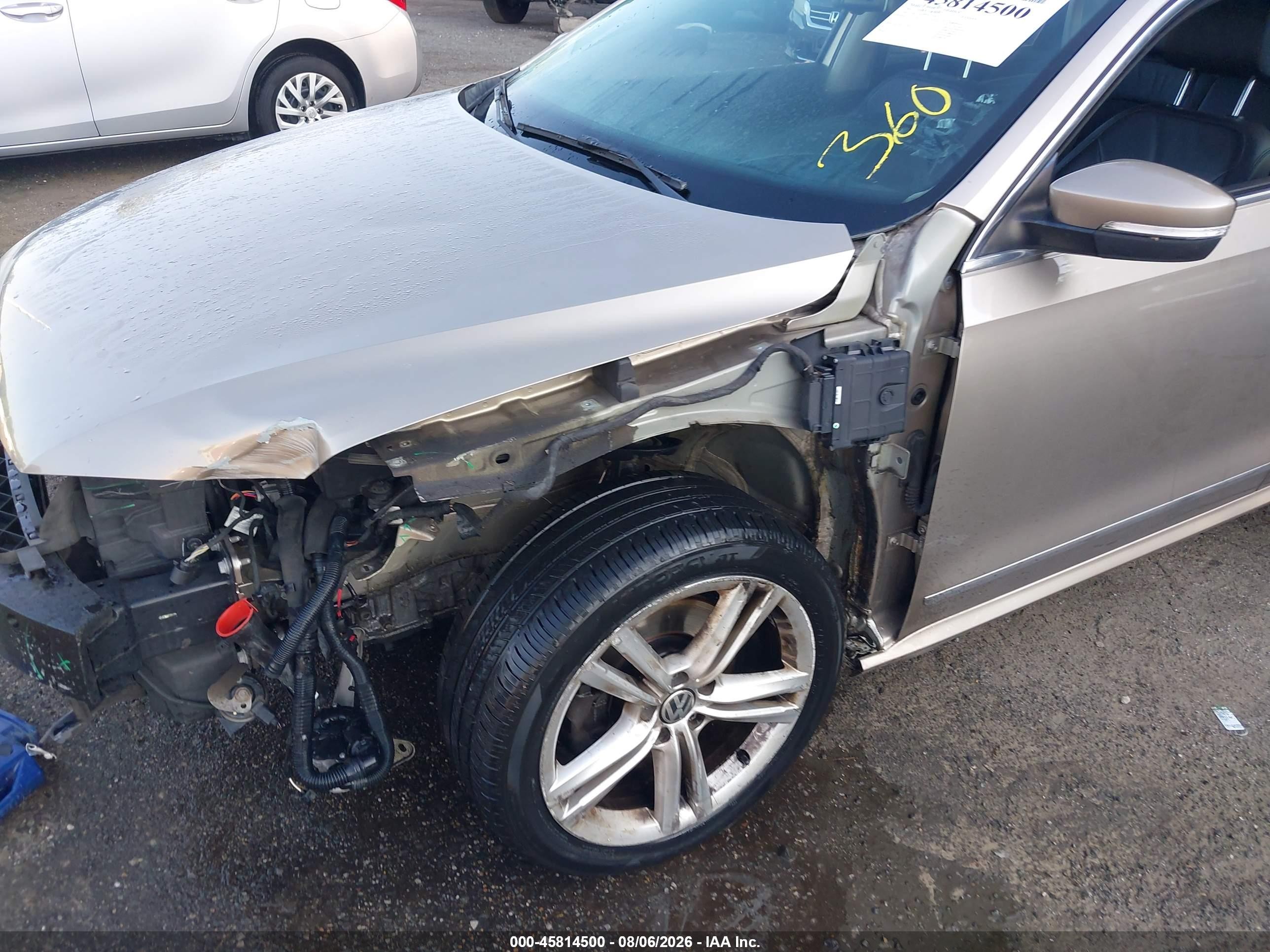 2015 Volkswagen Passat 1.8t Sel Premium Gold vin: 1VWCT7A33FC027008