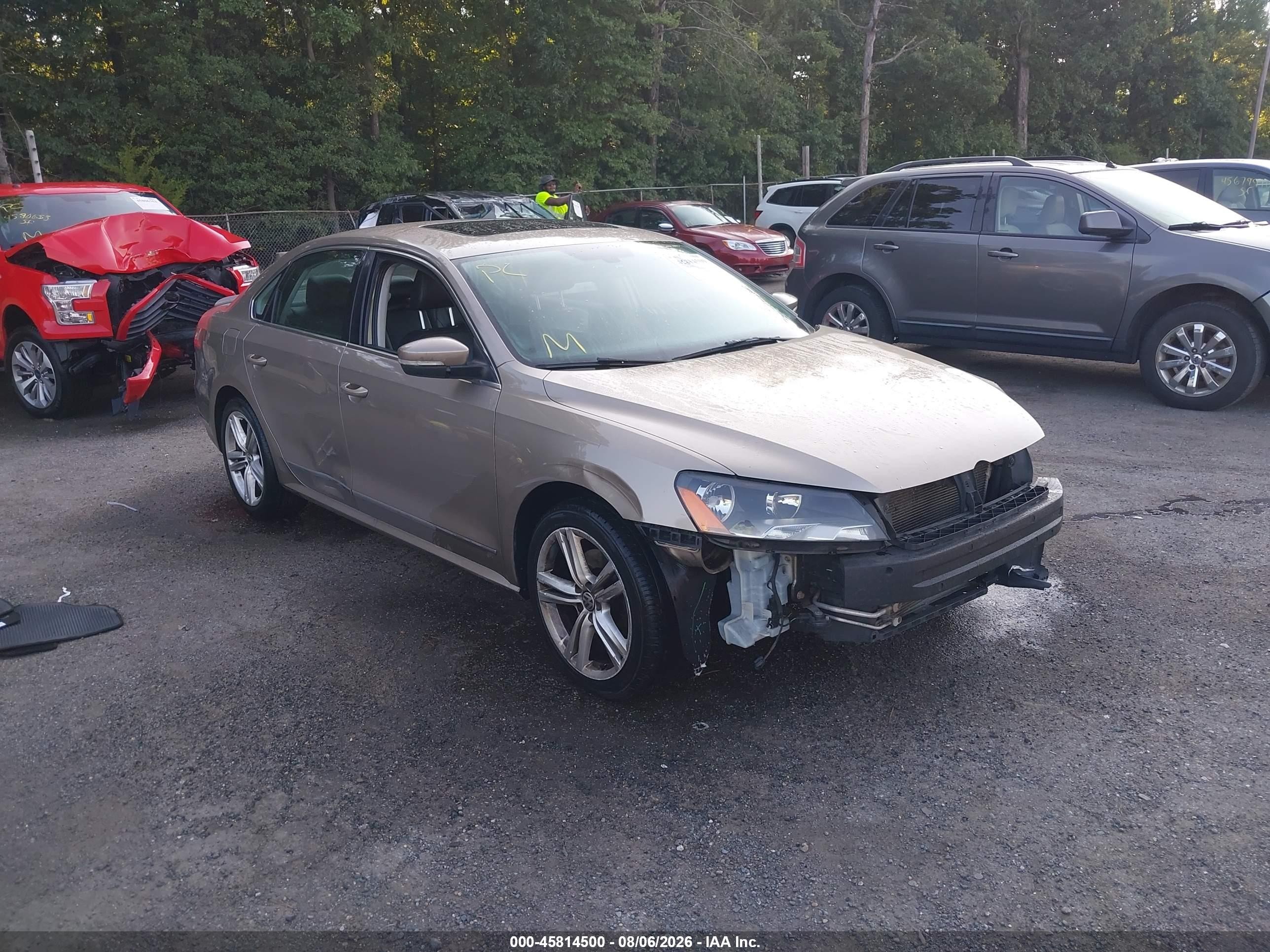 2015 Volkswagen Passat 1.8t Sel Premium Gold vin: 1VWCT7A33FC027008