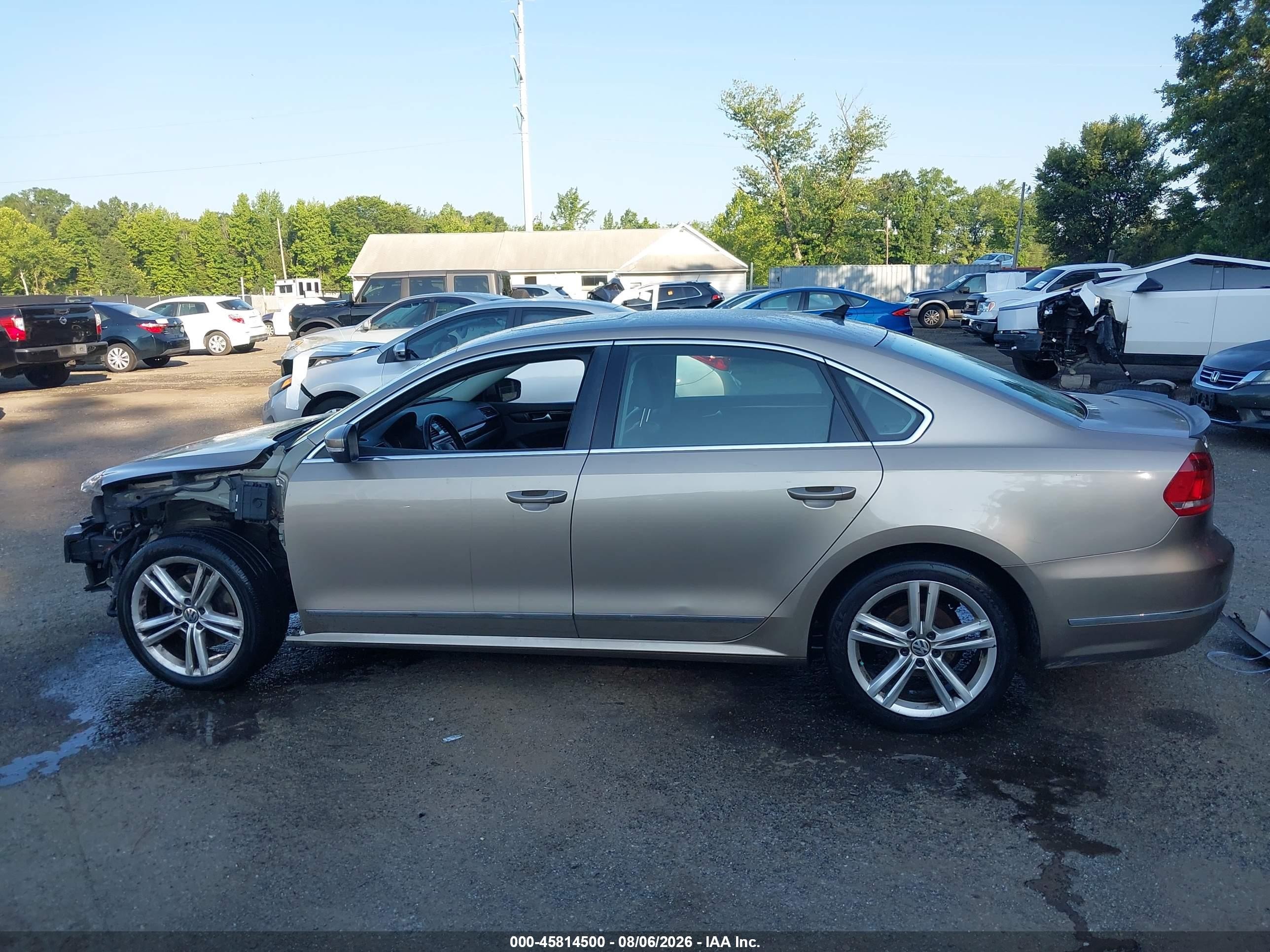 2015 Volkswagen Passat 1.8t Sel Premium Gold vin: 1VWCT7A33FC027008
