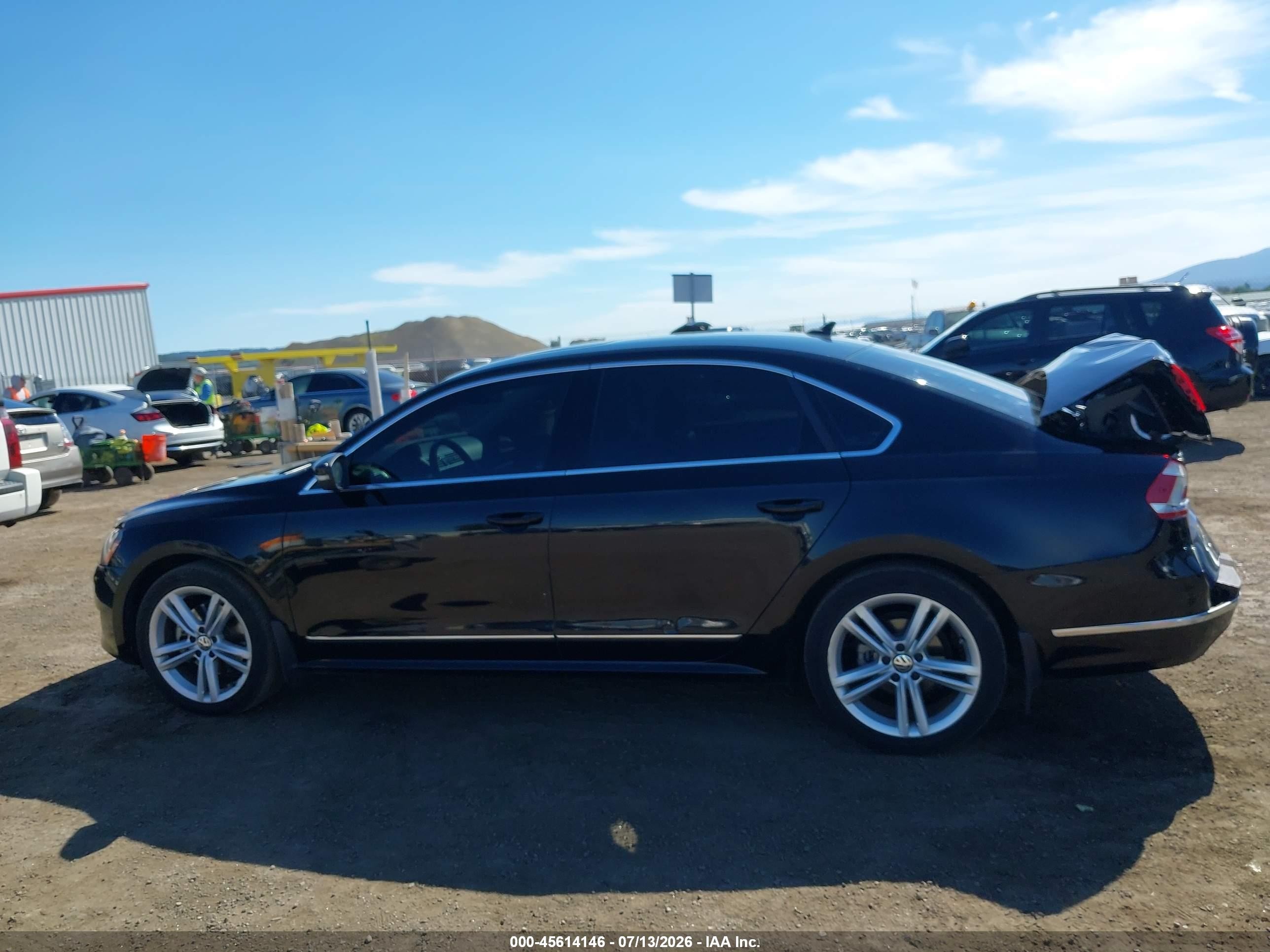 2014 Volkswagen Passat 1.8t Sel Premium Black vin: 1VWCT7A34EC032989