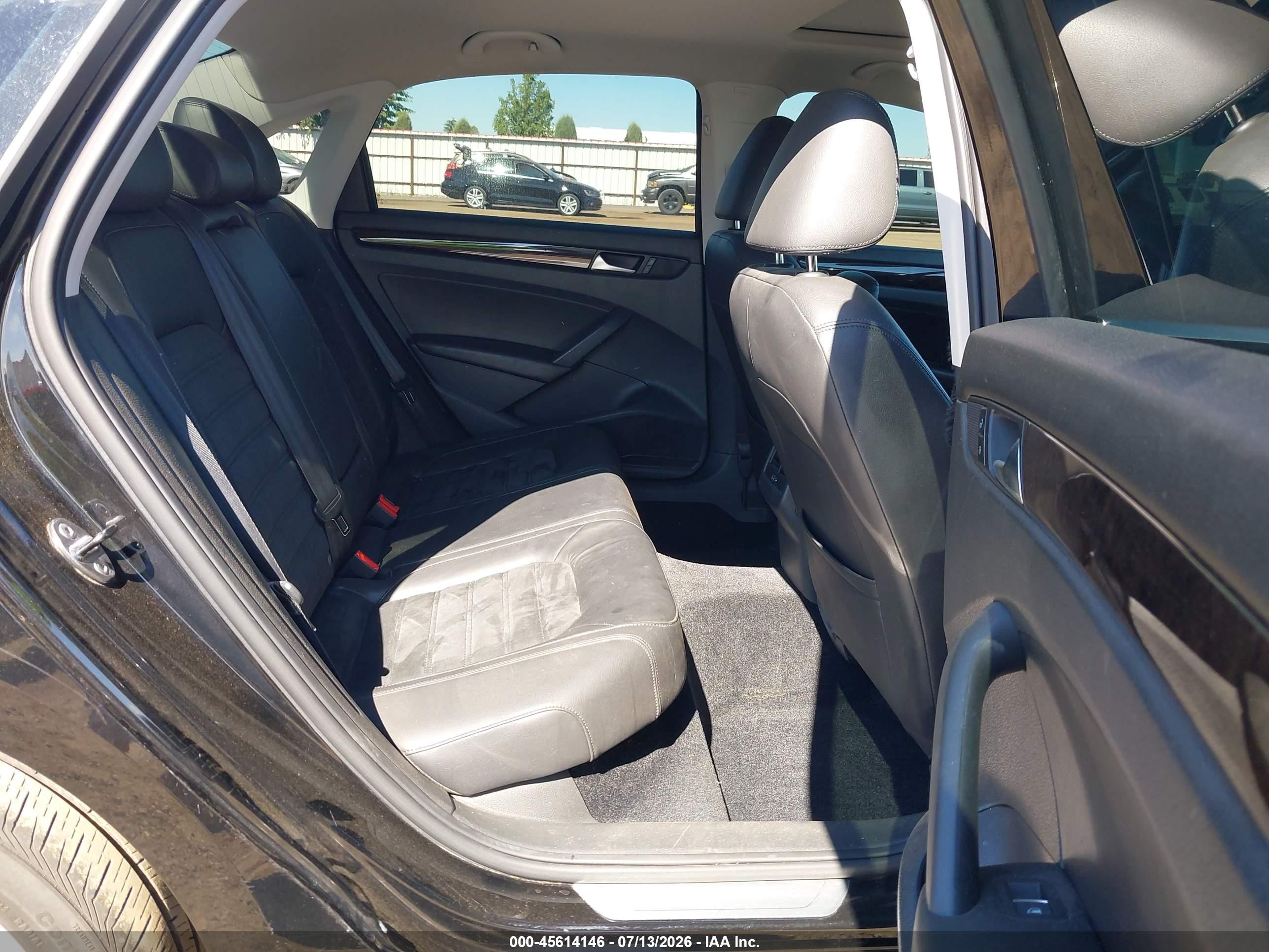 2014 Volkswagen Passat 1.8t Sel Premium Black vin: 1VWCT7A34EC032989