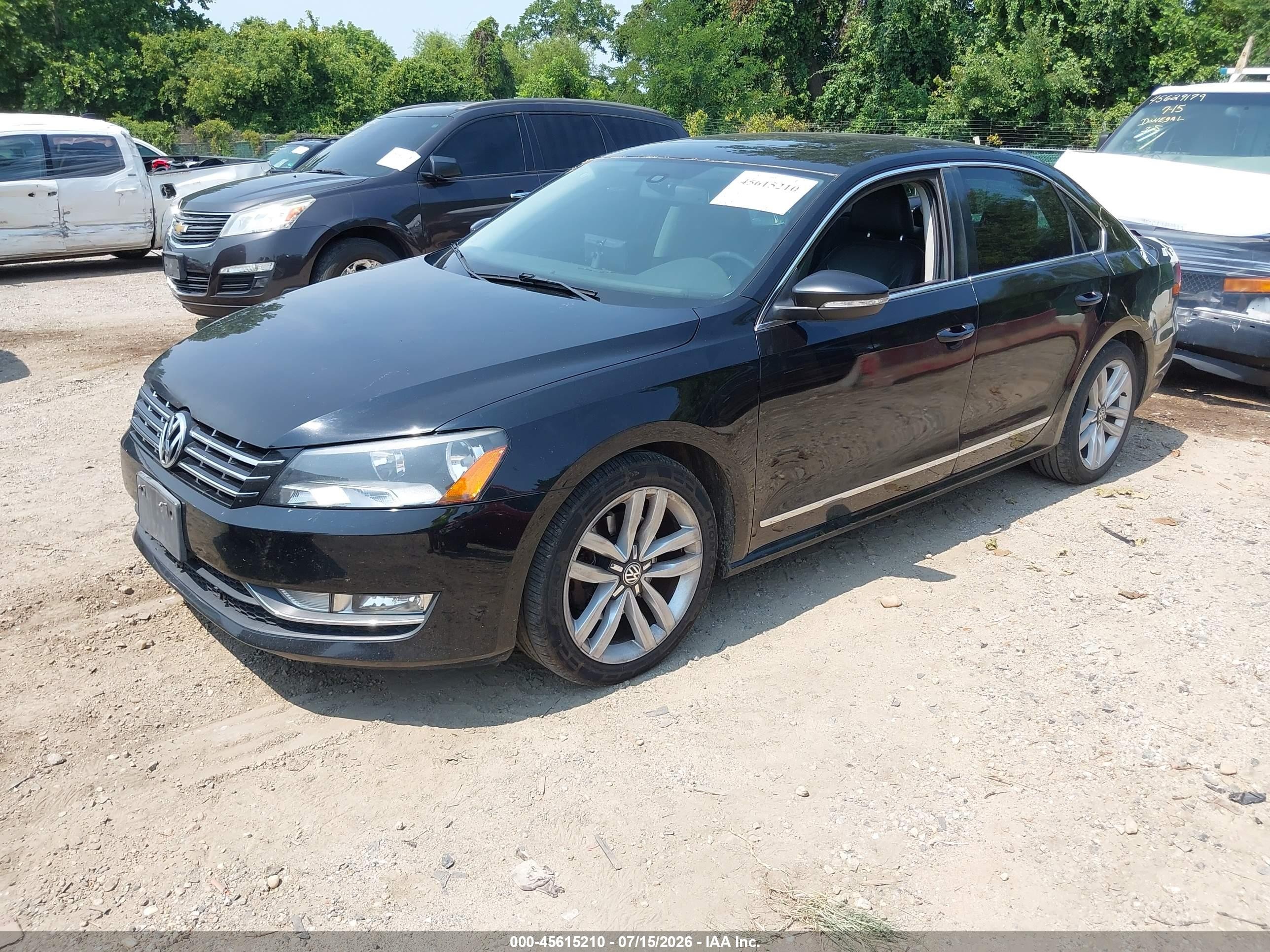 2014 Volkswagen Passat 1.8t Sel Premium Черный vin: 1VWCT7A35EC006370