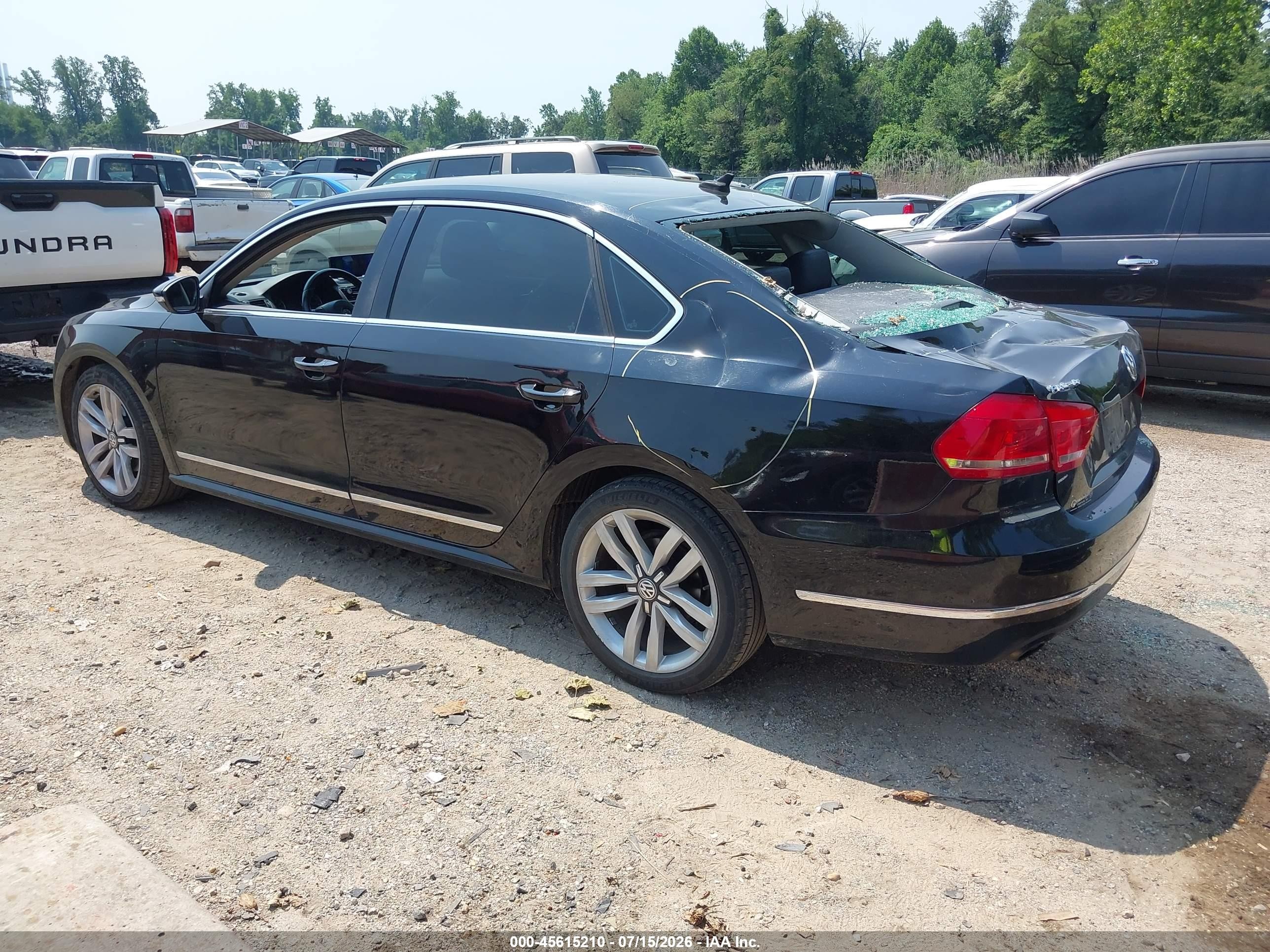 2014 Volkswagen Passat 1.8t Sel Premium Черный vin: 1VWCT7A35EC006370