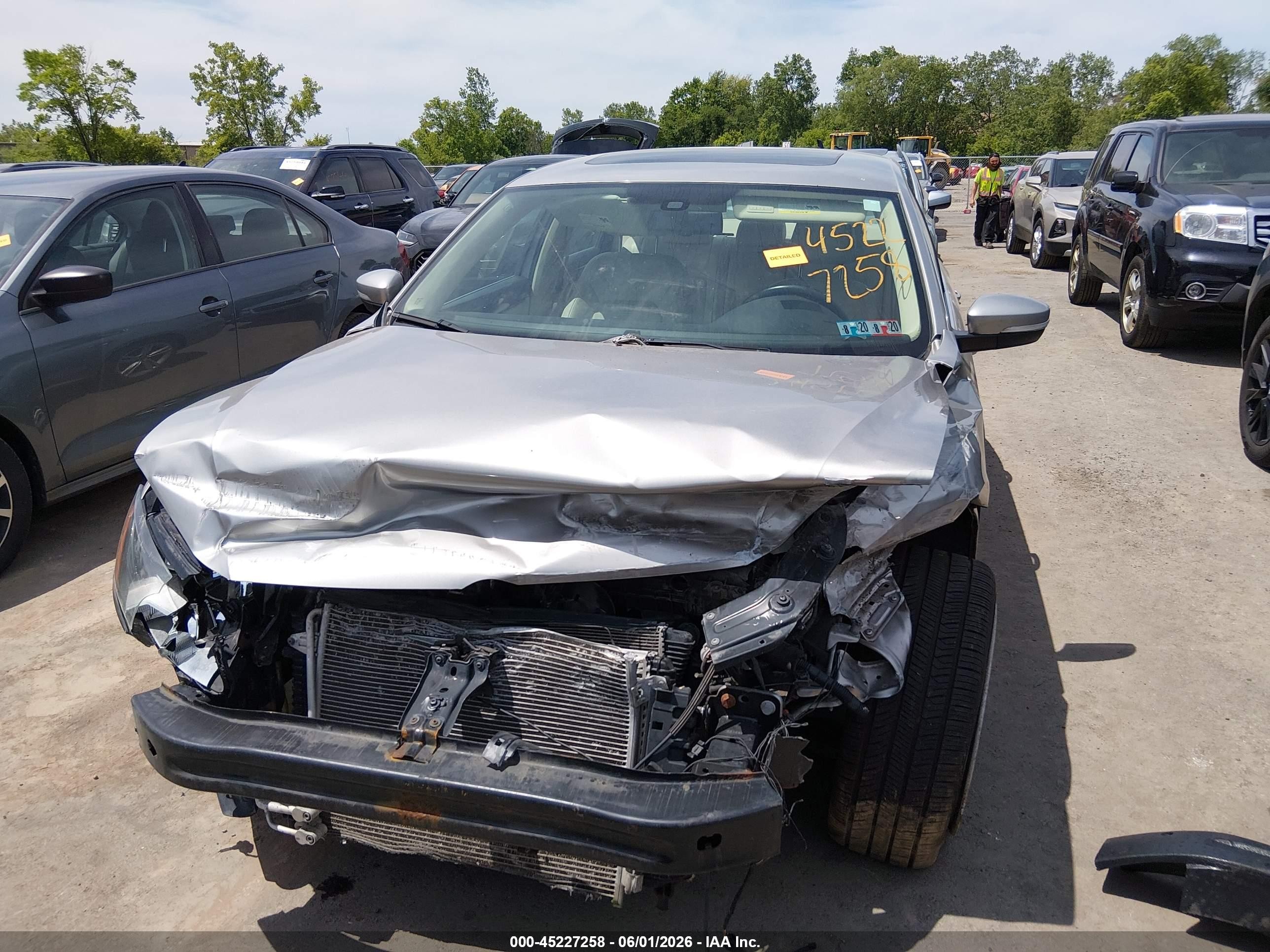2014 Volkswagen Passat 1.8t Sel Premium Silver vin: 1VWCT7A35EC024447