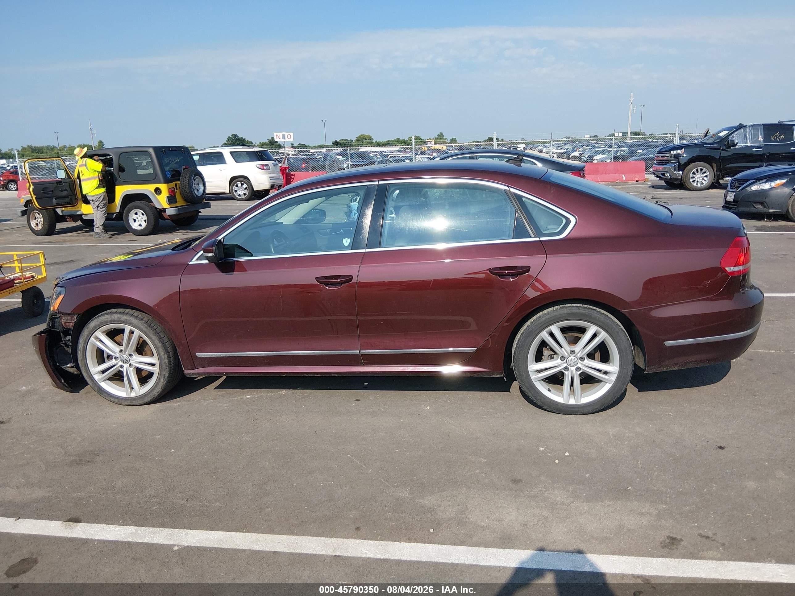 2014 Volkswagen Passat 1.8t Sel Premium Burgundy vin: 1VWCT7A36EC044996