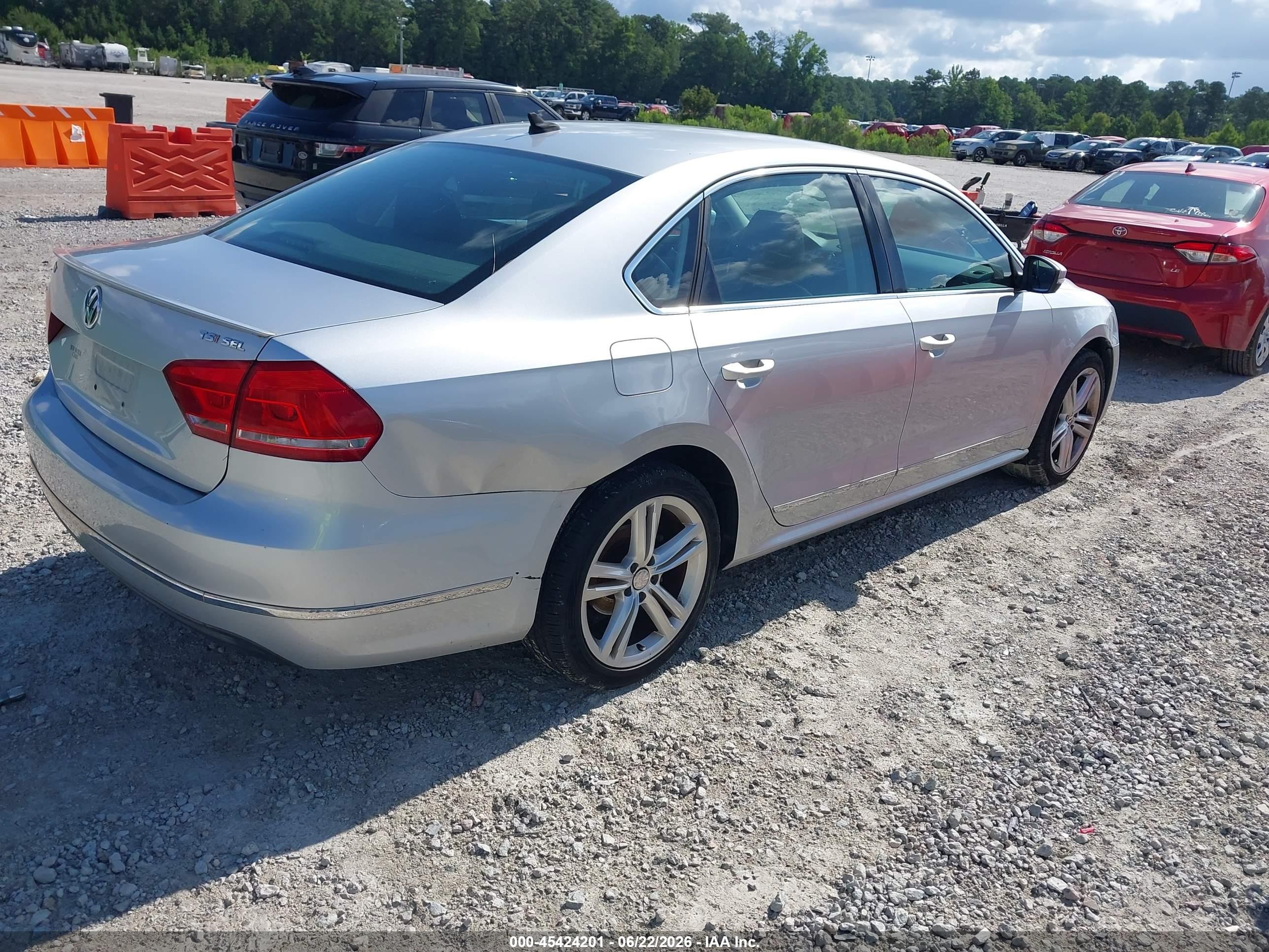 2014 Volkswagen Passat 1.8t Sel Premium Silver vin: 1VWCT7A36EC051754