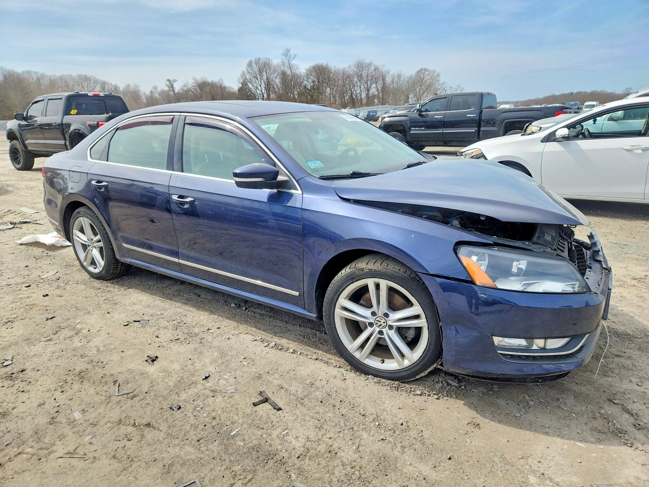 2014 Volkswagen Passat Sel Blue vin: 1VWCT7A36EC060129