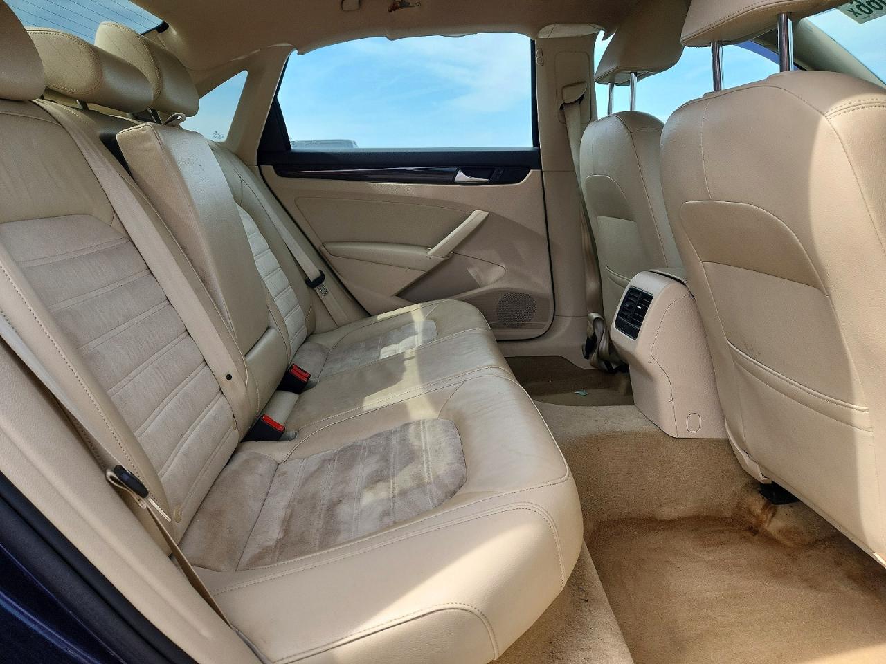 2014 Volkswagen Passat Sel Blue vin: 1VWCT7A36EC060129