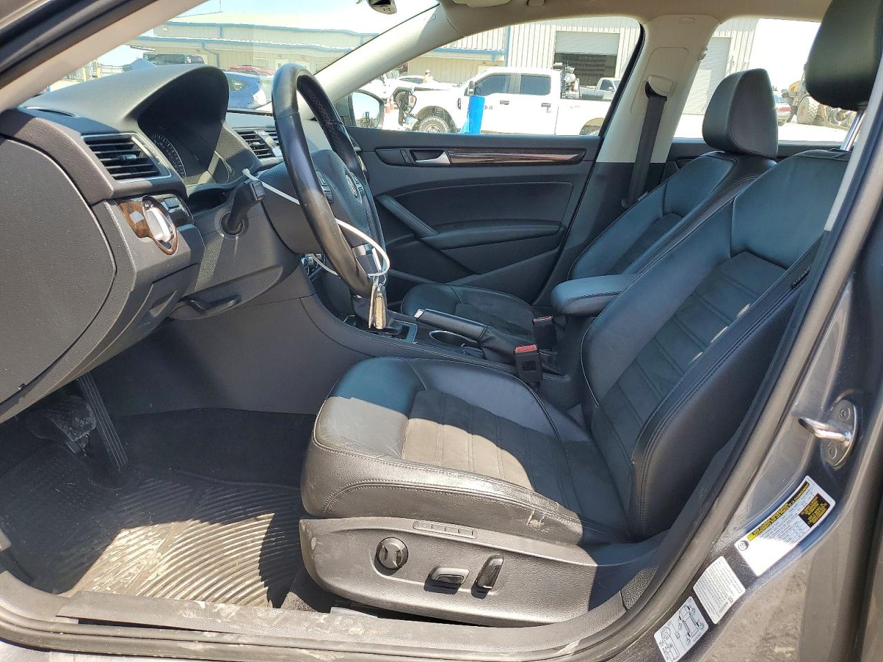 2015 Volkswagen Passat Sel Gray vin: 1VWCT7A36FC100176