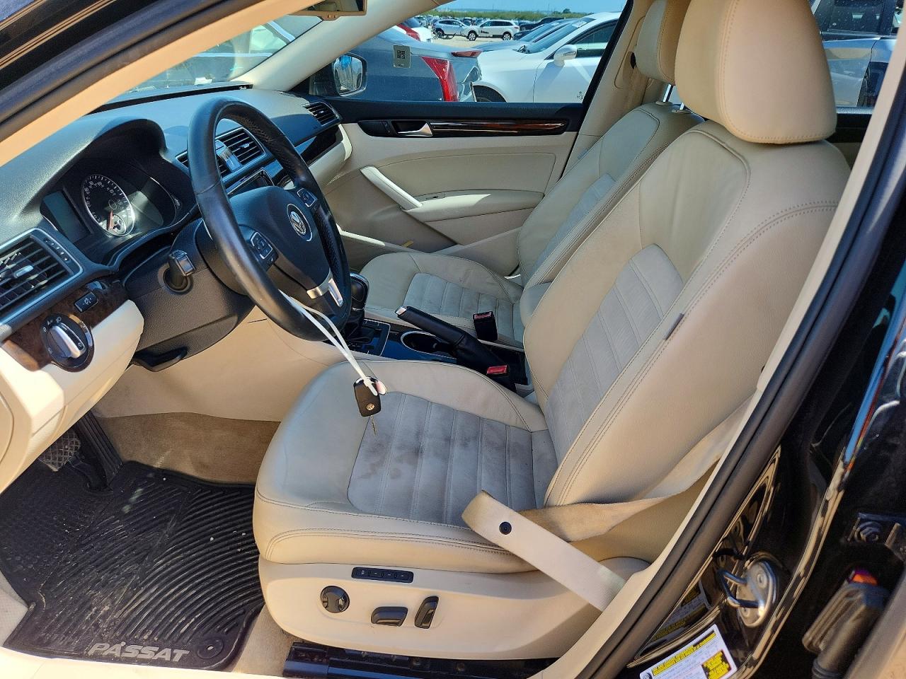 2014 Volkswagen Passat Sel Черный vin: 1VWCT7A39EC070315