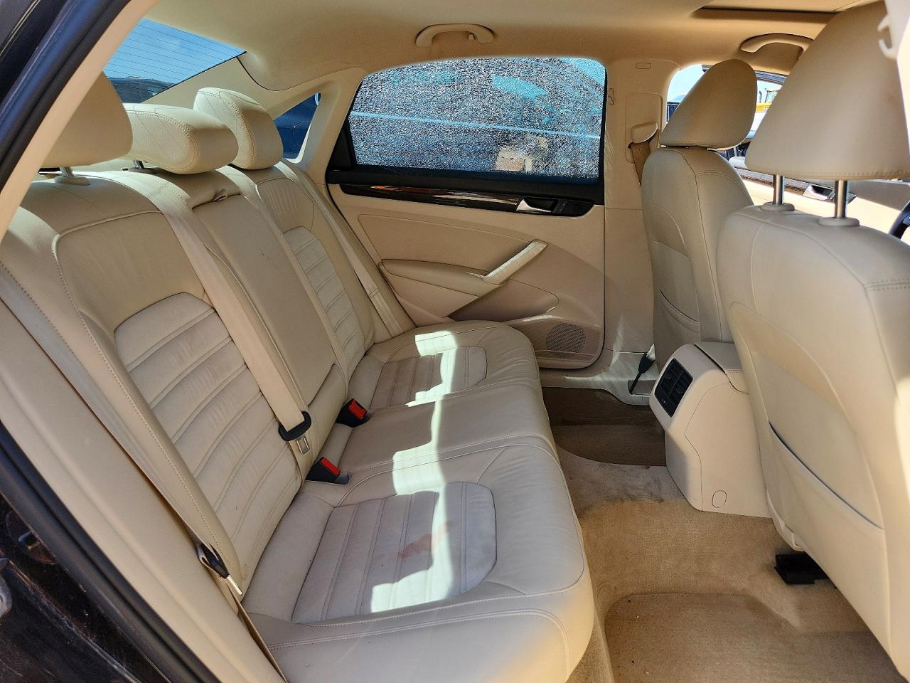 2014 Volkswagen Passat Sel Черный vin: 1VWCT7A39EC070315