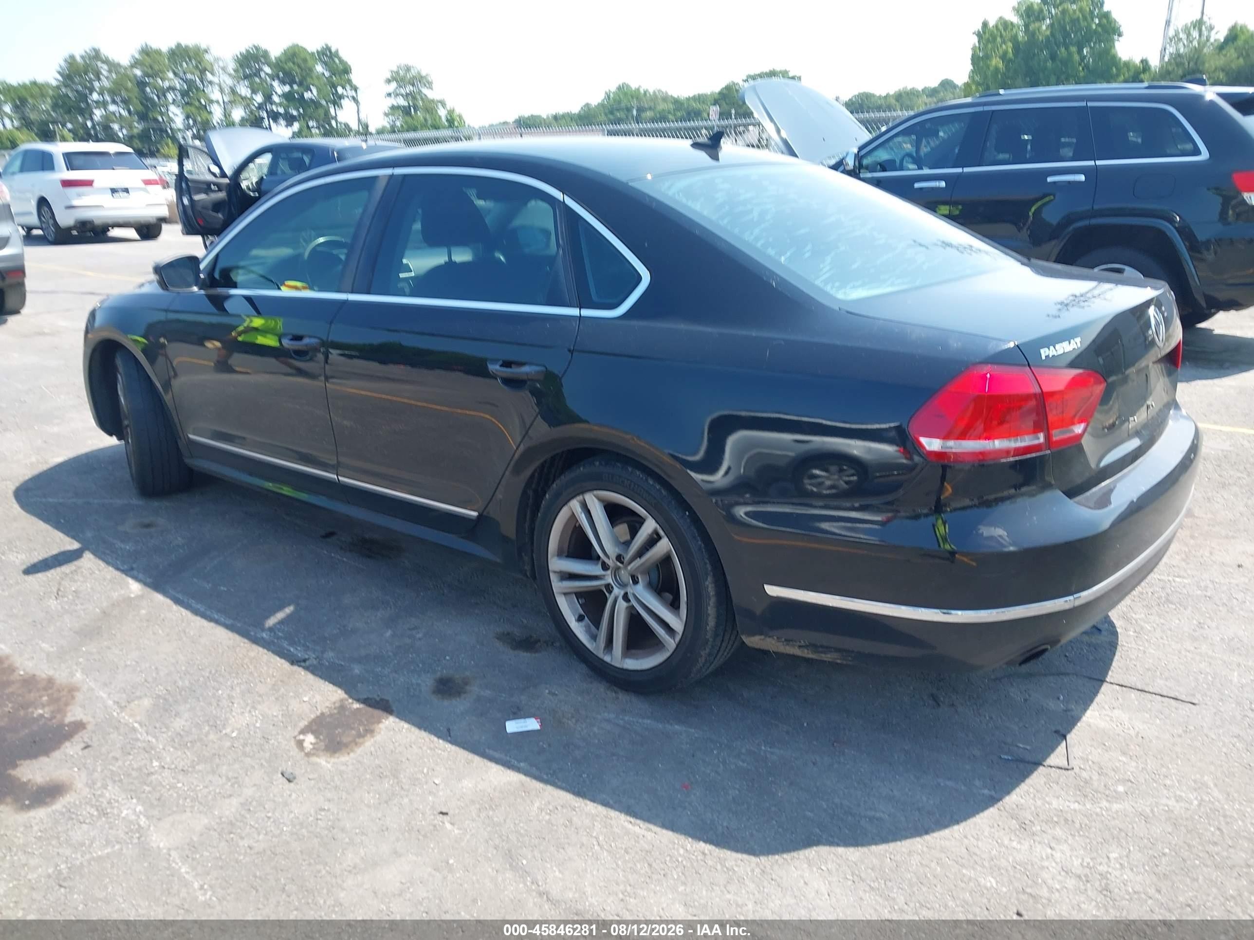 2014 Volkswagen Passat 1.8t Sel Premium Черный vin: 1VWCT7A3XEC005702