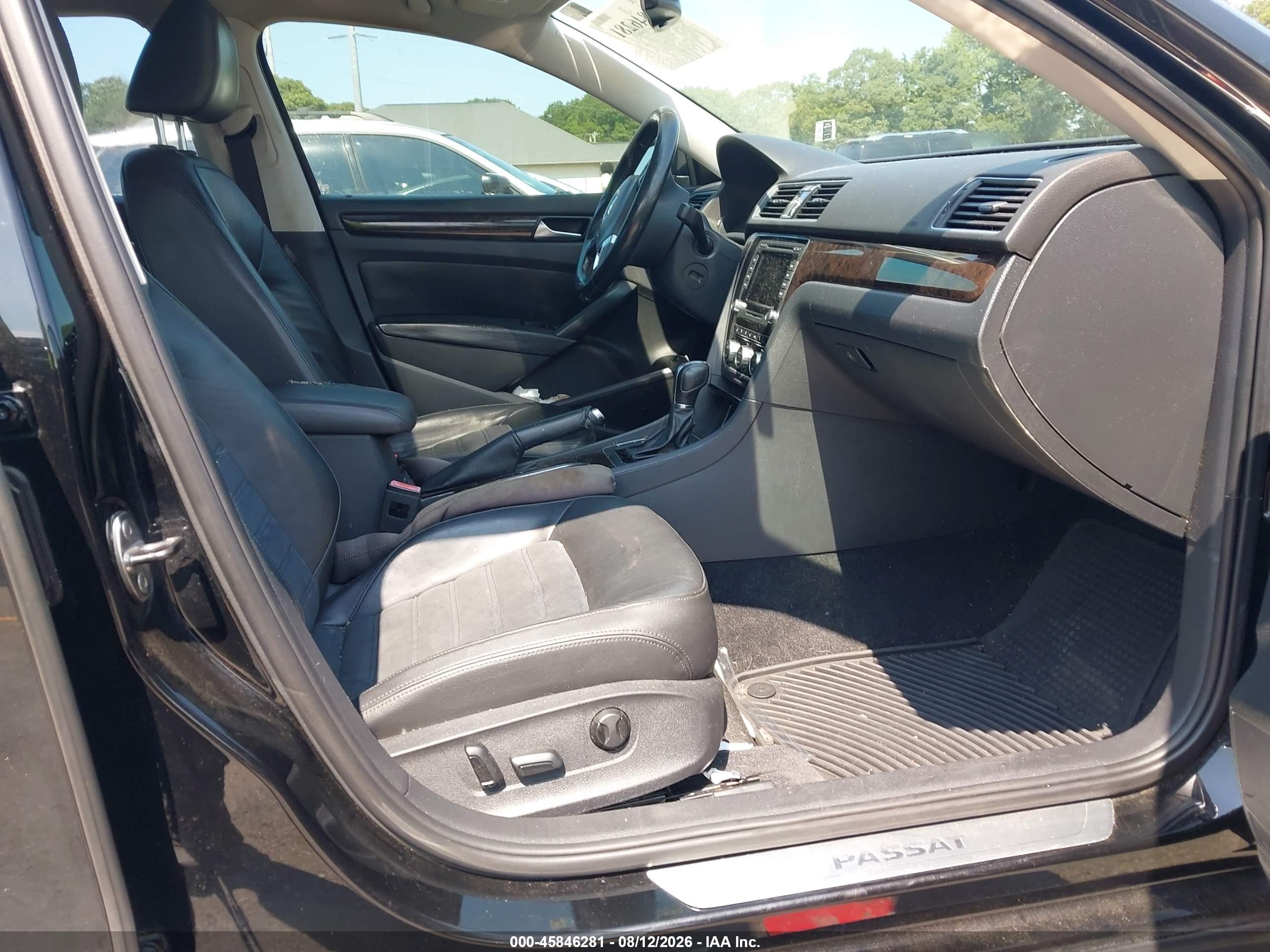 2014 Volkswagen Passat 1.8t Sel Premium Черный vin: 1VWCT7A3XEC005702