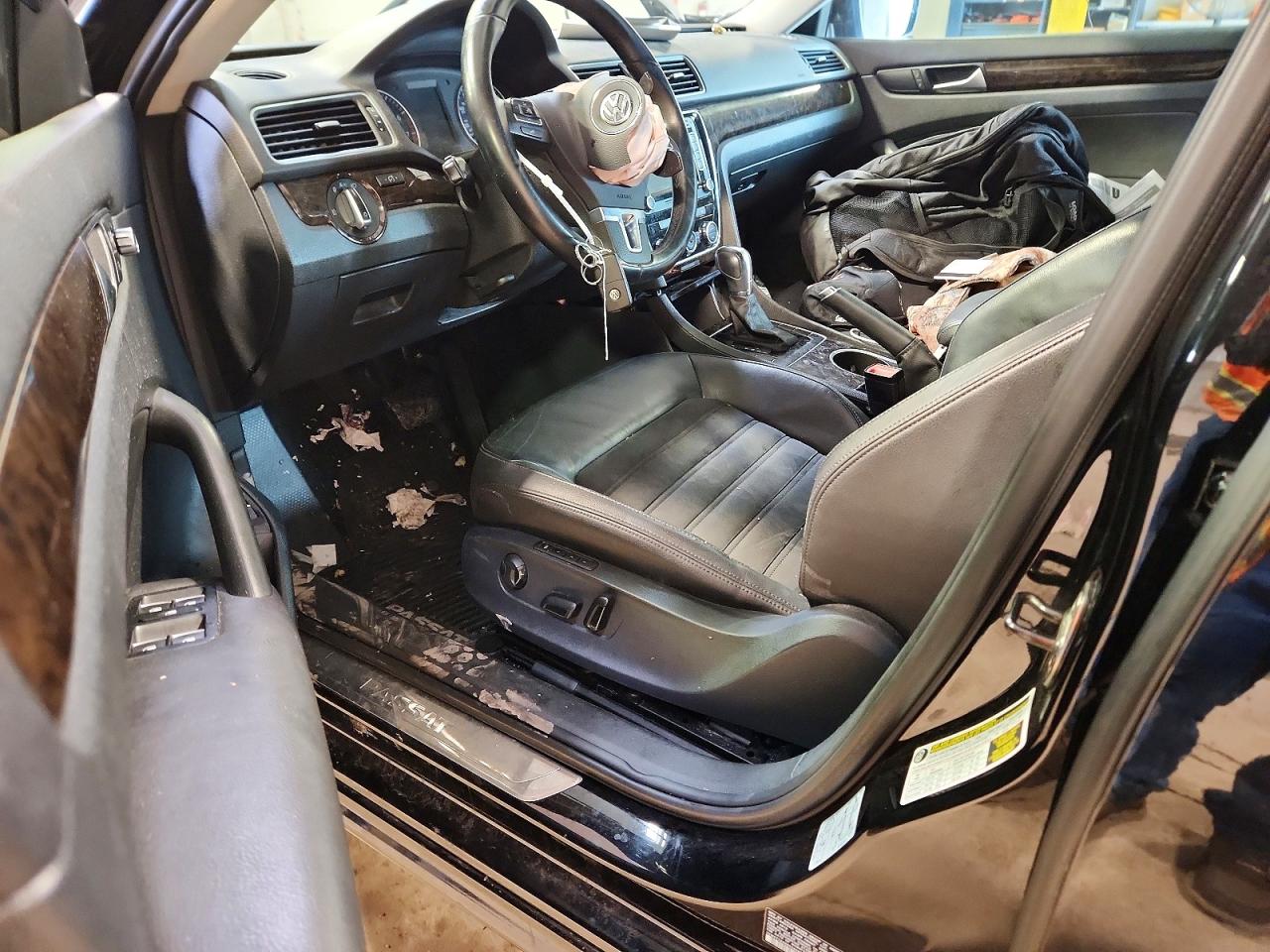 2014 Volkswagen Passat Sel Black vin: 1VWCT7A3XEC042457
