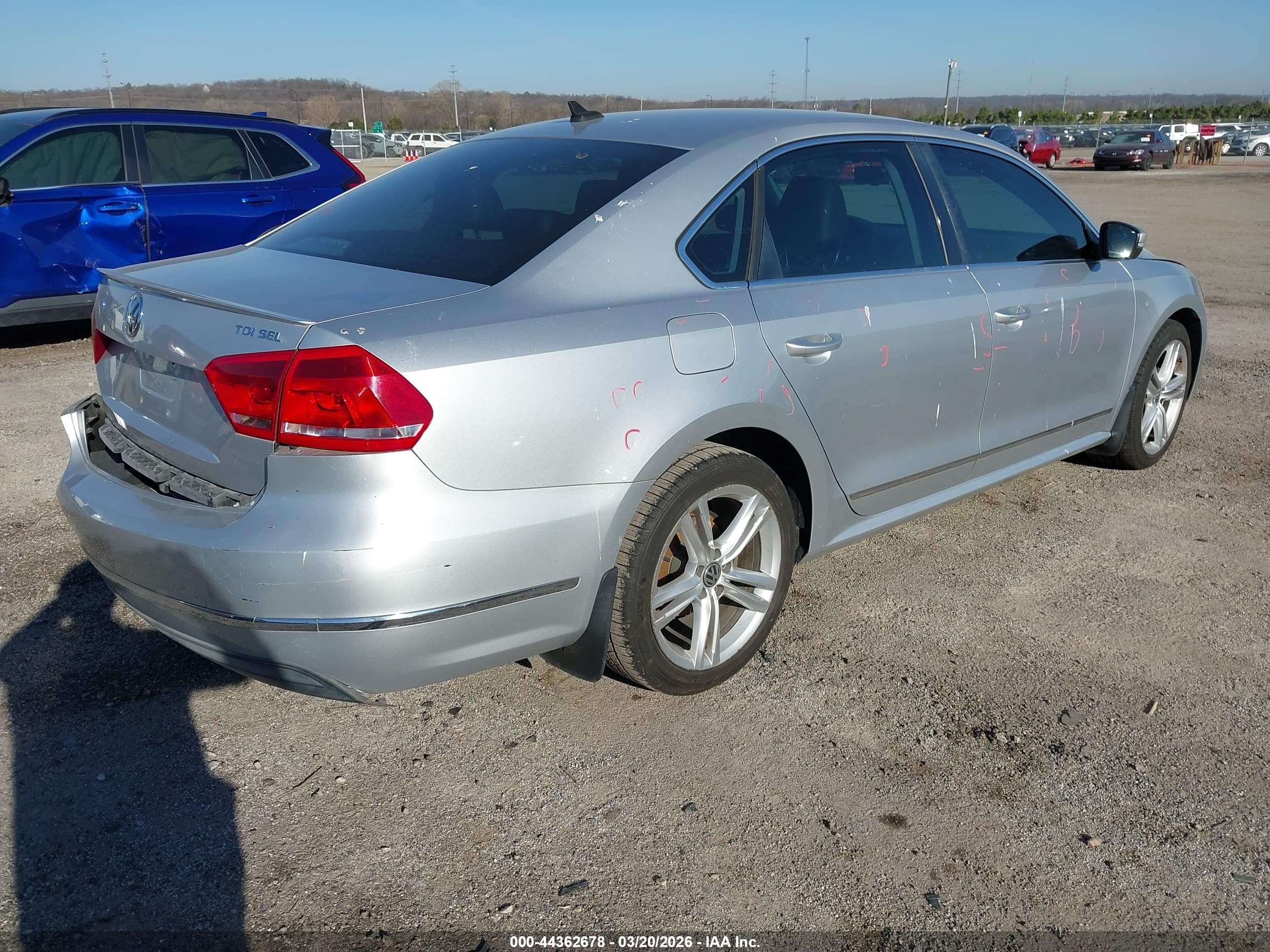 2015 Volkswagen Passat 2.0l Tdi Sel Premium Серебряный vin: 1VWCV7A30FC012038