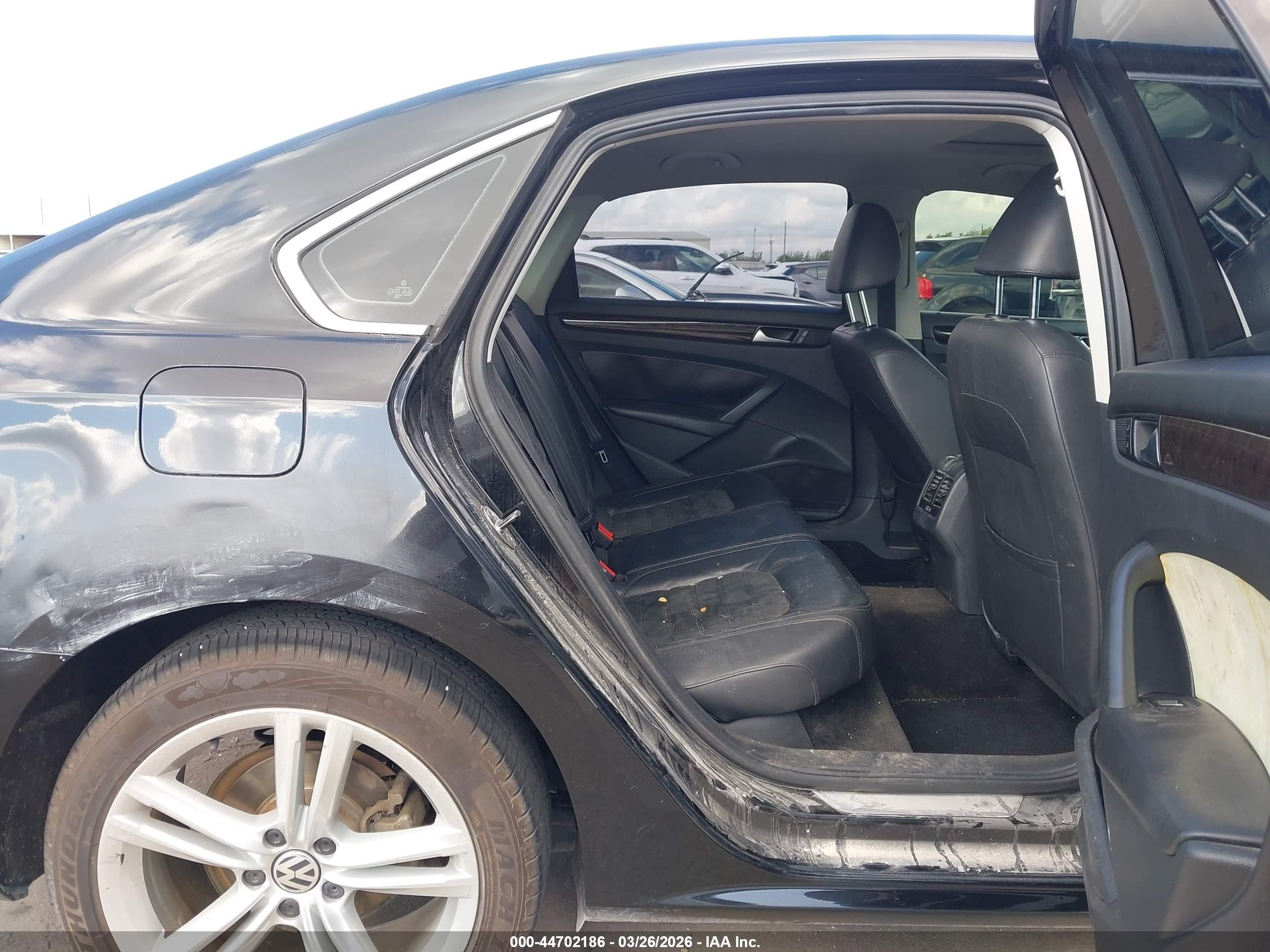2015 Volkswagen Passat 2.0l Tdi Sel Premium Black vin: 1VWCV7A31FC008676