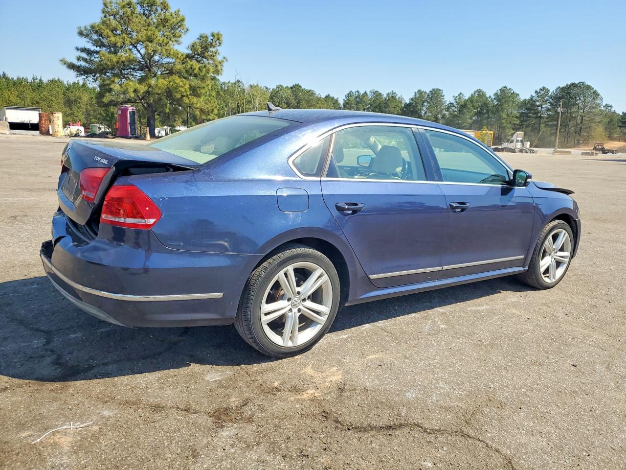 2015 Volkswagen Passat Blue vin: 1VWCV7A31FC036882